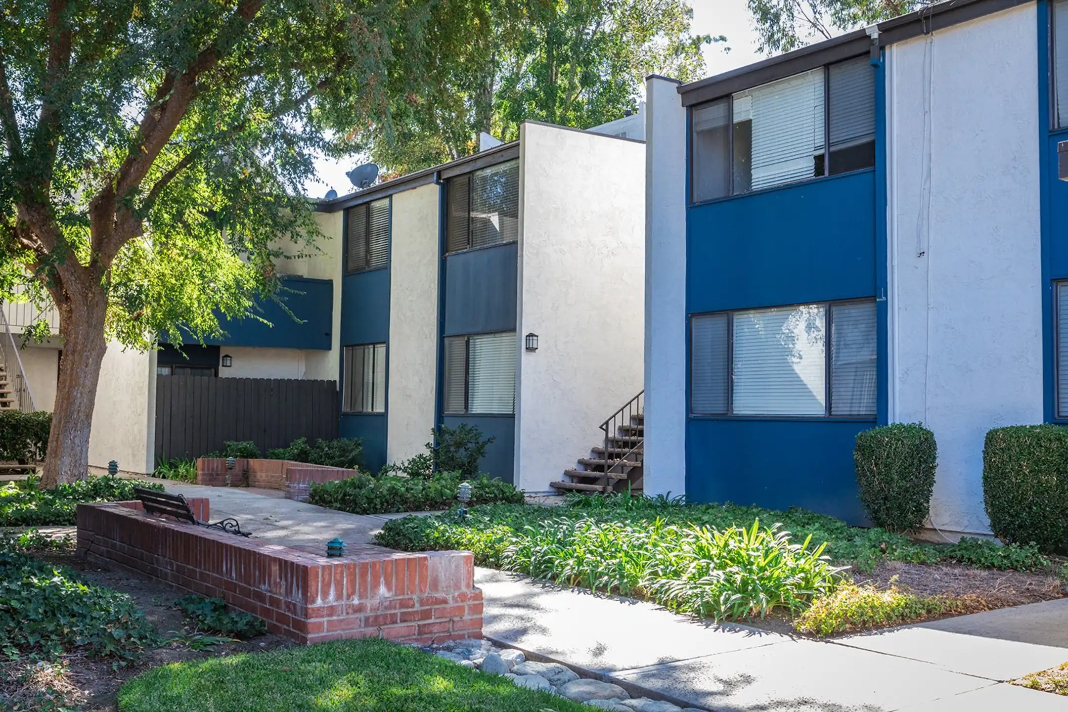 Claremont Park 516 S Indian Hill Blvd Claremont, CA Apartments for