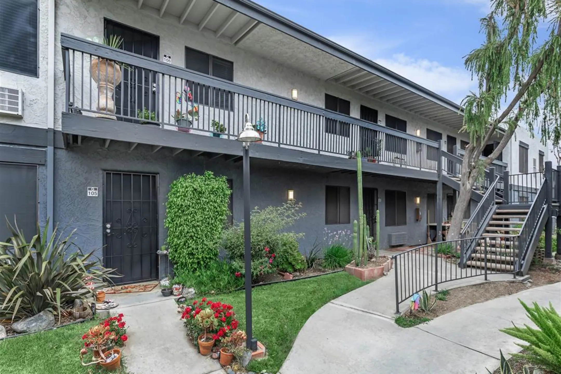 Zen Diamond Active Senior Apartments 1000 S Gilbert St Hemet, CA