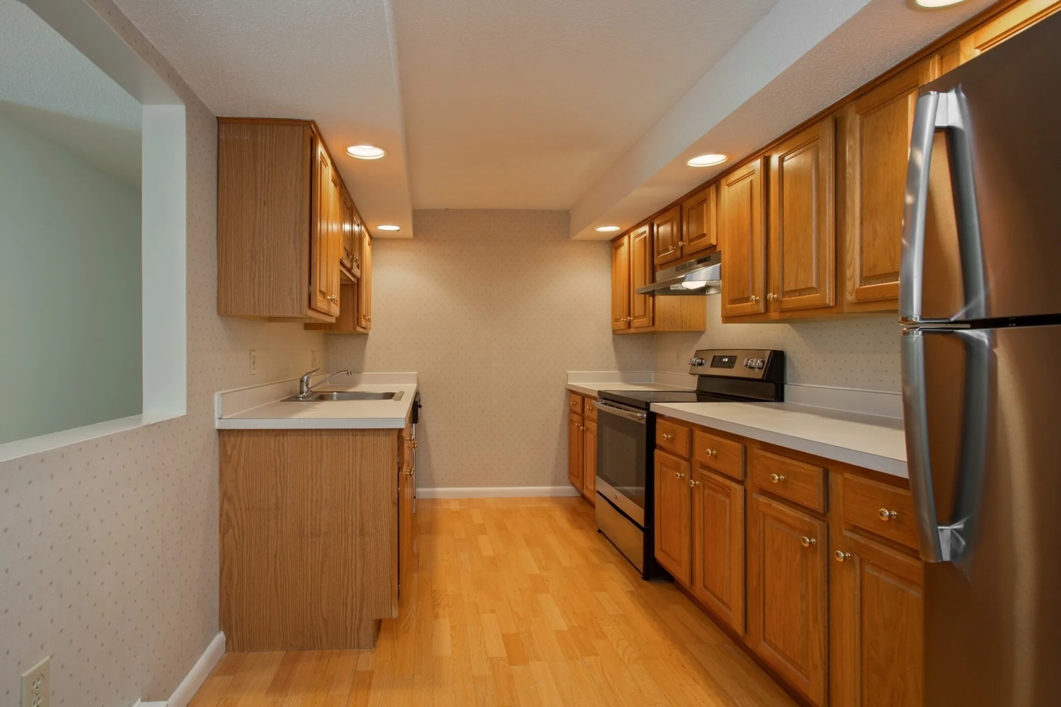 Royal Crest Estates North Andover 50 Royal Crest Dr North Andover, MA Apartments for Rent