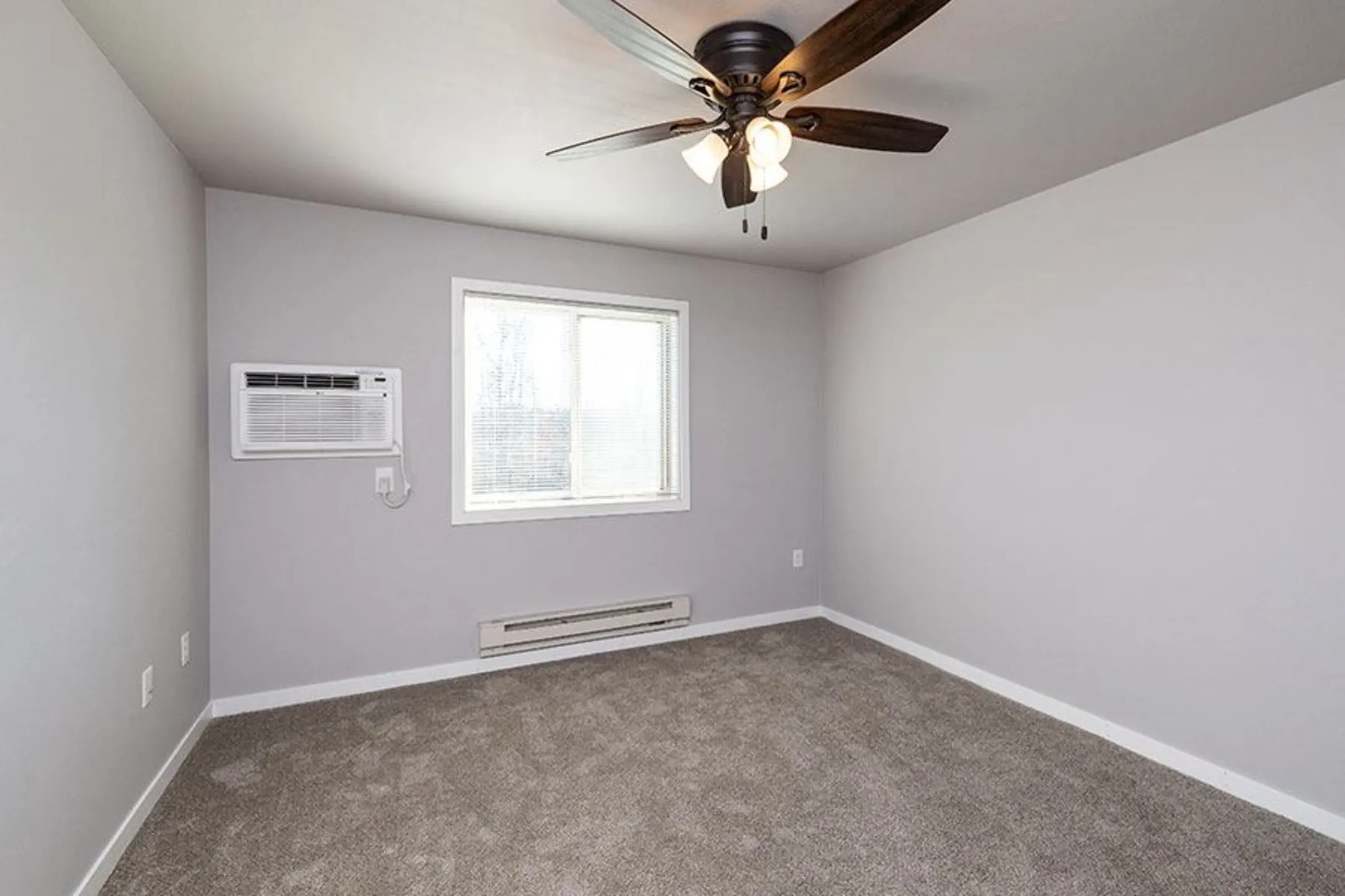 River Bend Estates 3085 Berlin Drive Onalaska, WI Apartments for