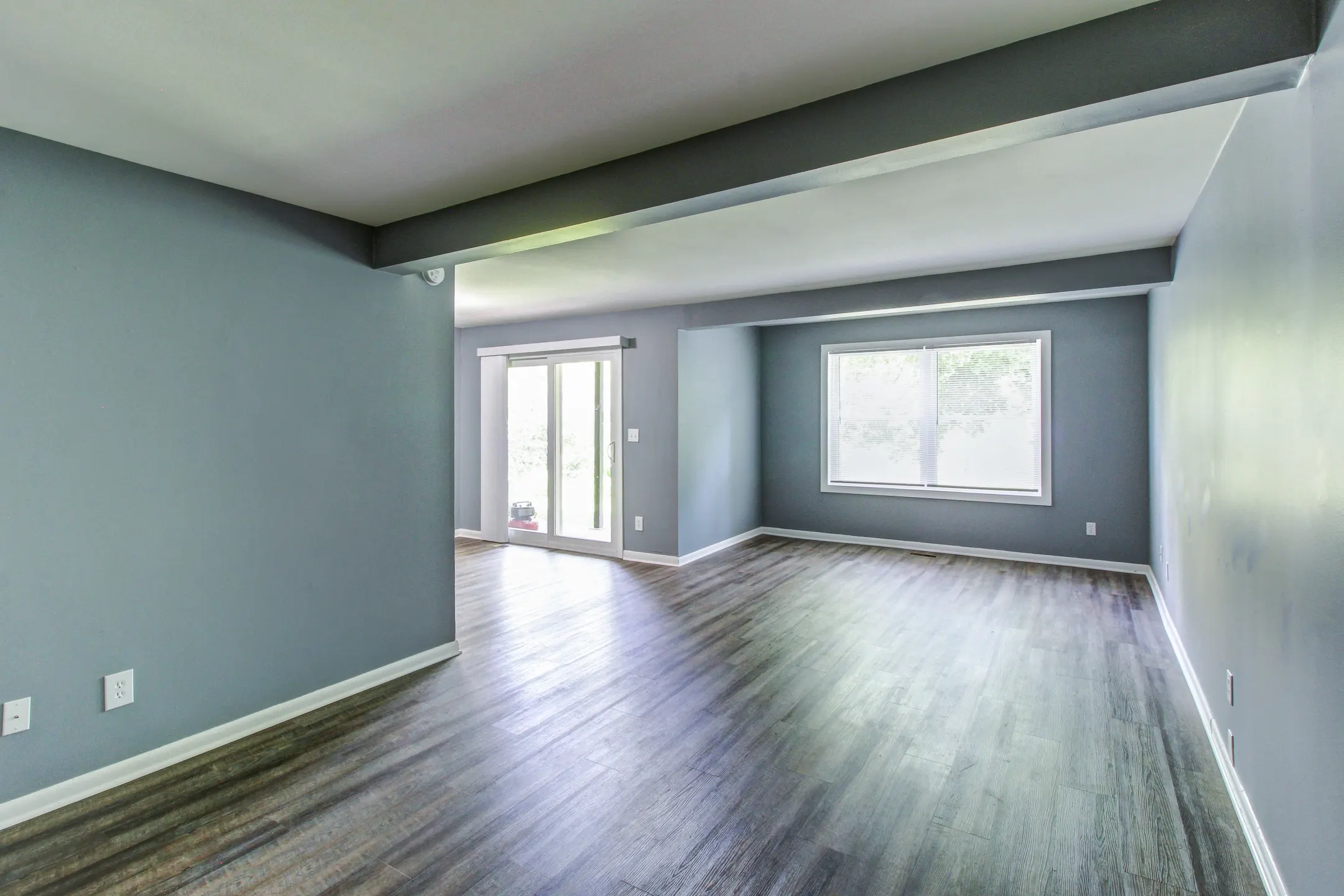 Living Room - Woodland Apartments - Elmira, NY