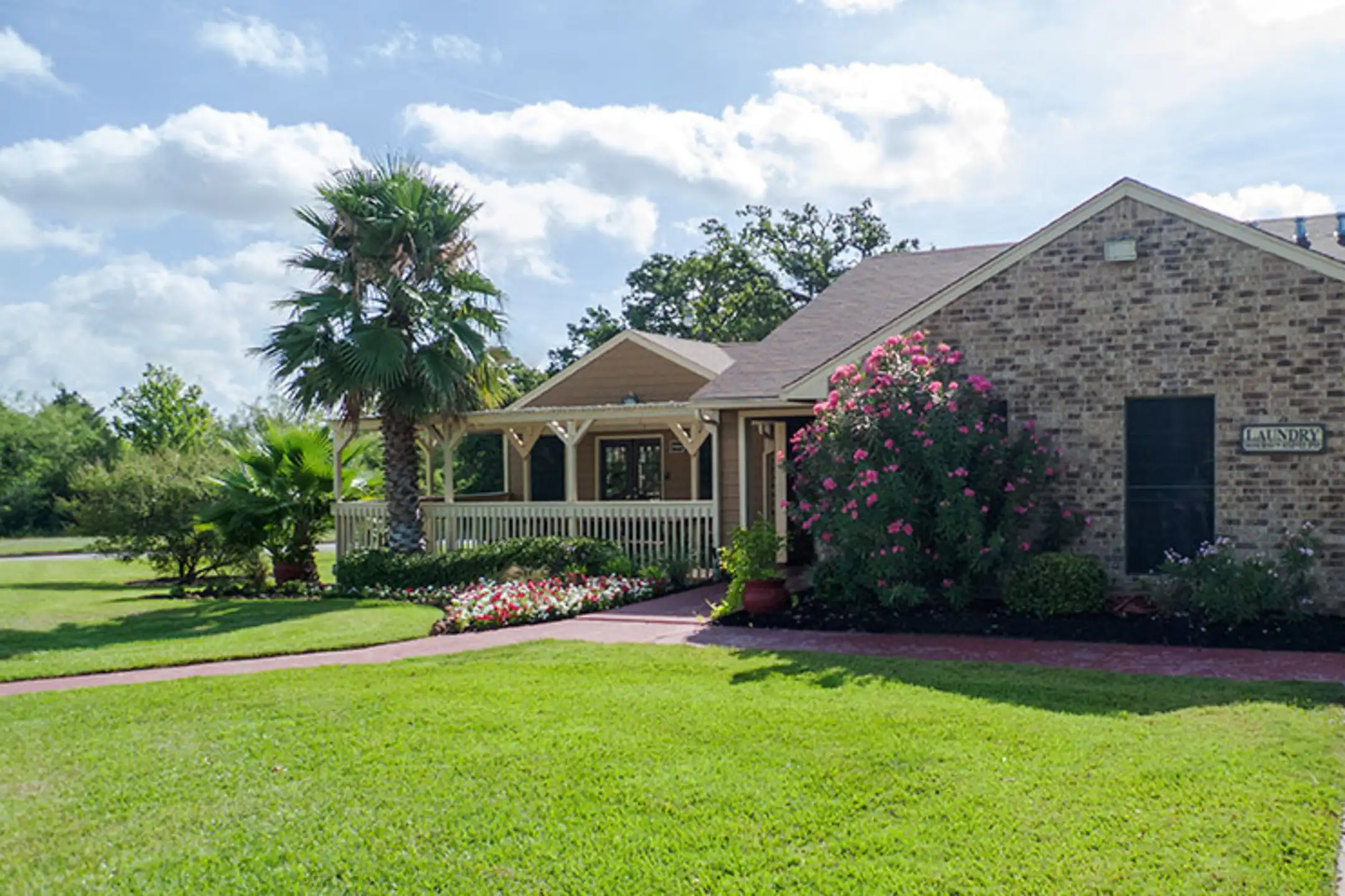 Wood Trail Apartments - Bryan, TX