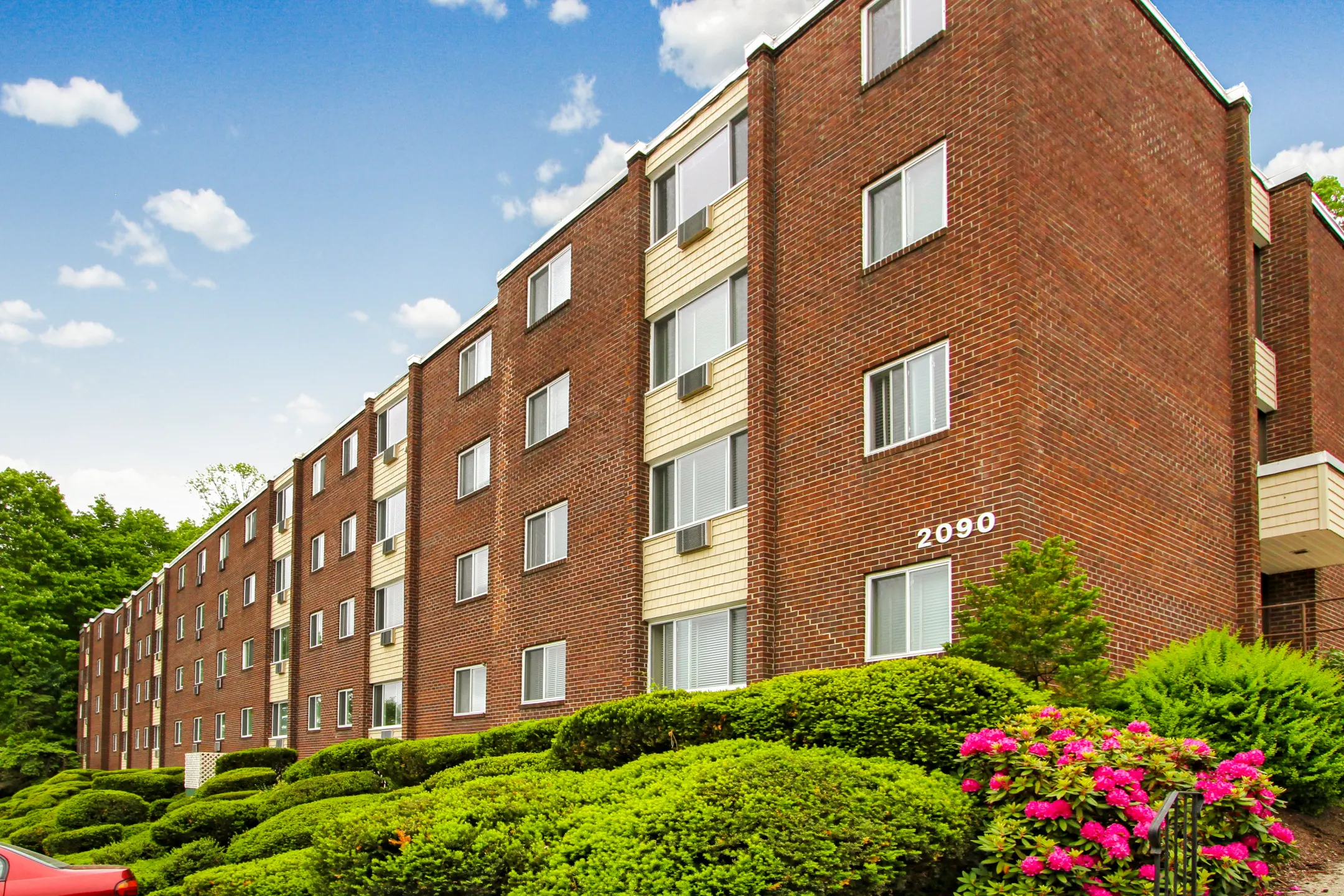 Country Club Estates Apartments New Britain, CT 06053