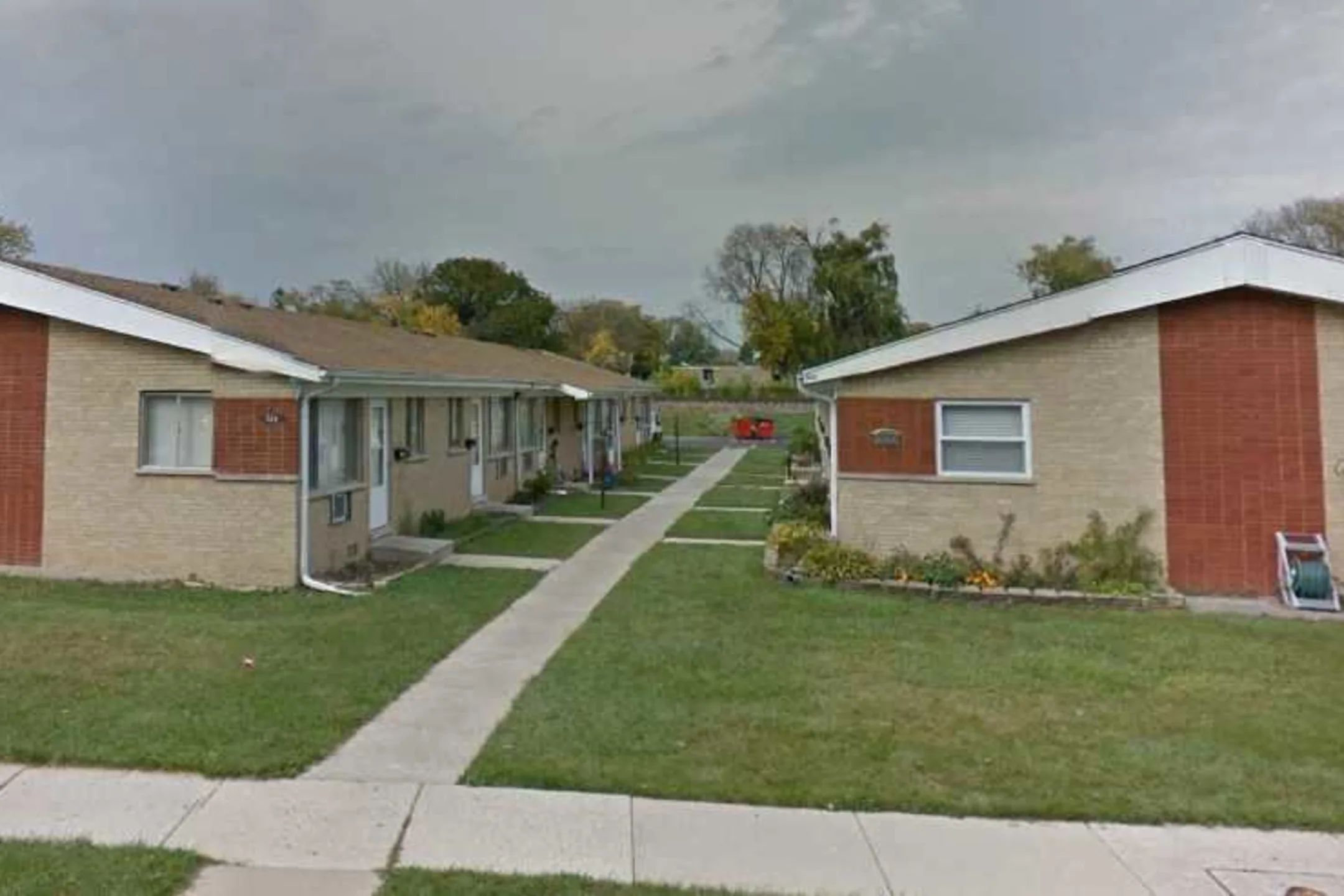 Building - Division Falls Apartments - Villa Park, IL