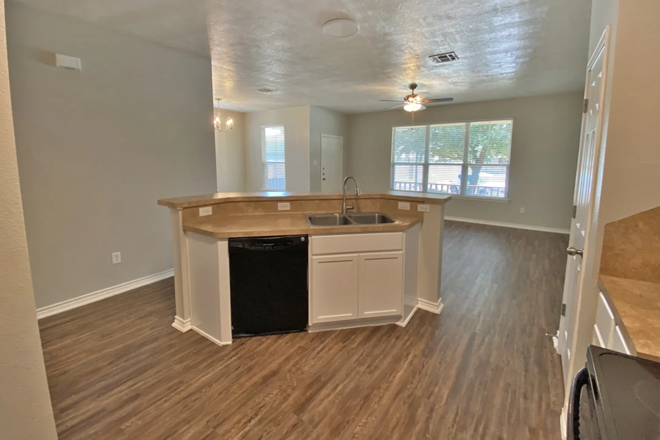 Kitchen - The Village at Creek Meadows - College Station, TX