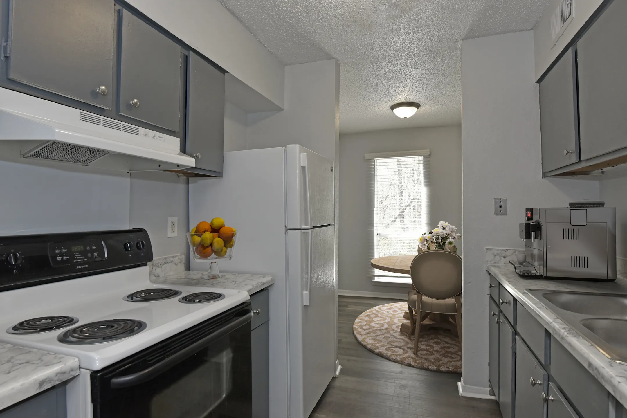 The Regency at Raleigh 3670 Sawmill Memphis, TN Apartments for Rent