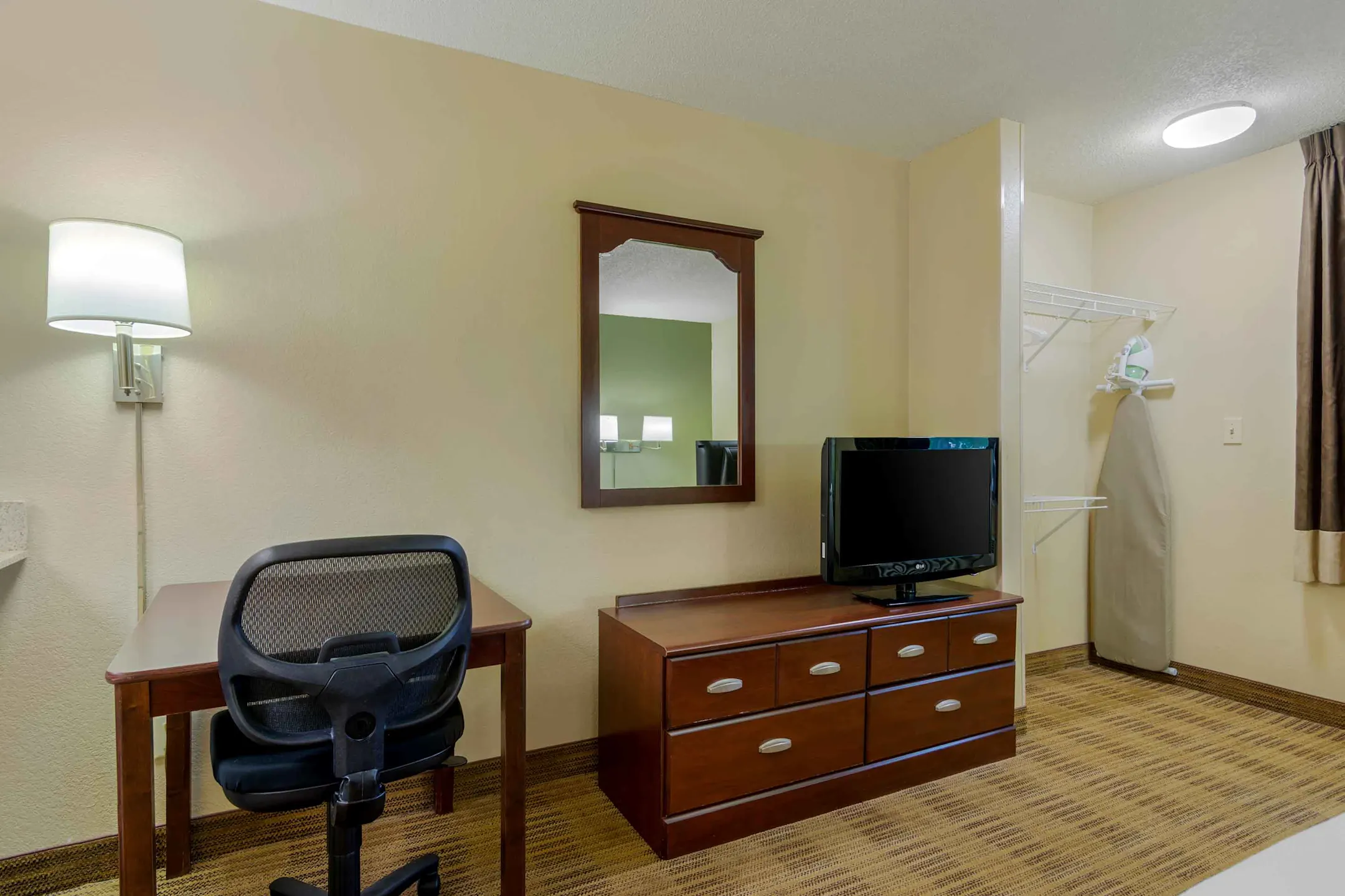 Furnished Studio Atlanta Alpharetta Rock Mill Rd. 1950 Rock