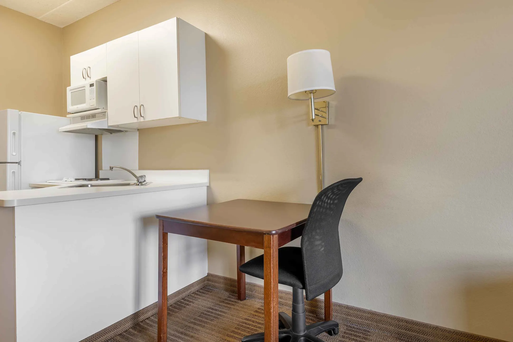 Furnished Studio Chicago Midway Apartments Bedford Park, IL 60638