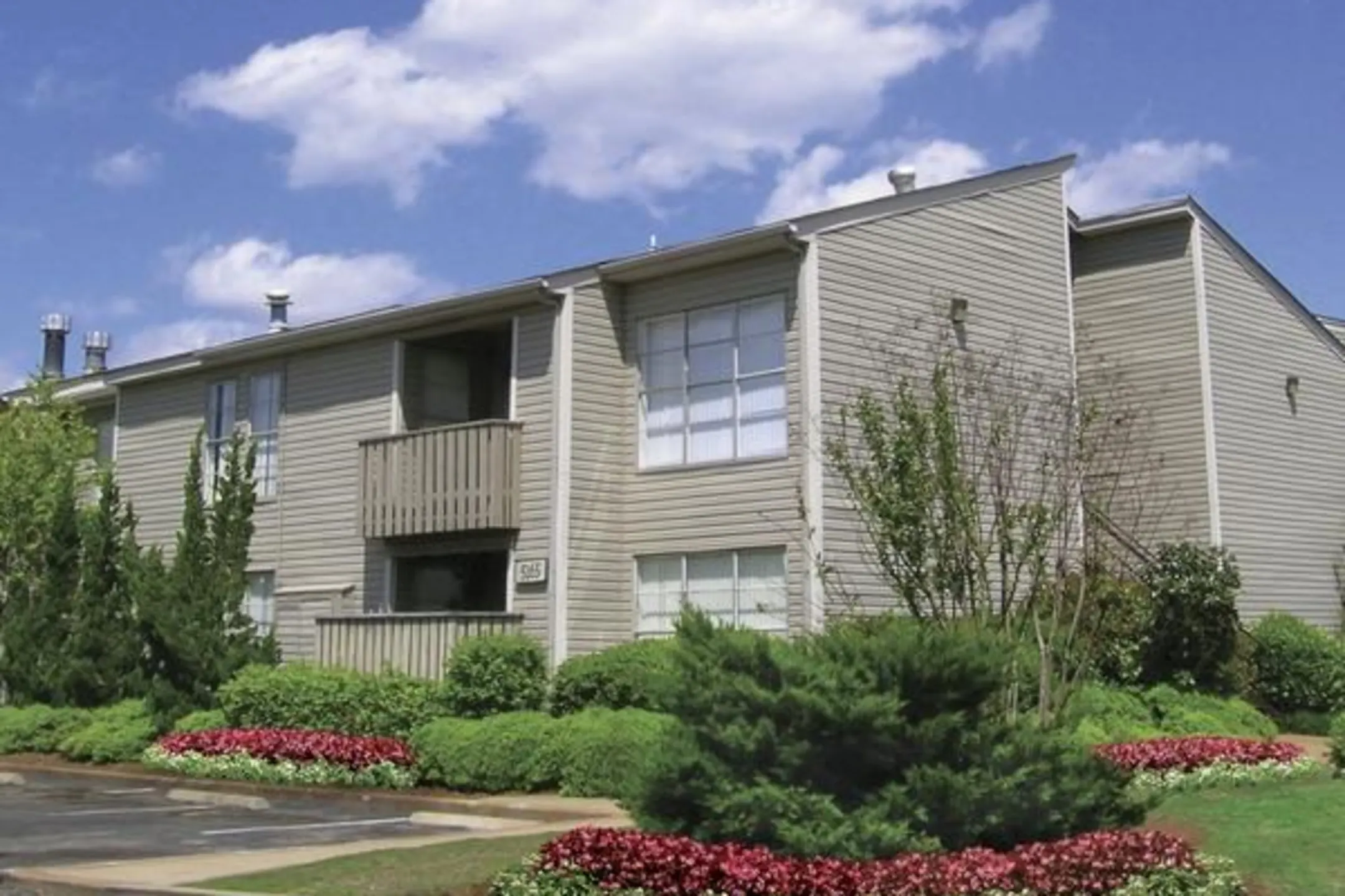 Cedar Mill Apartments & Townhomes 3505 S Mendenhall Rd Memphis, TN