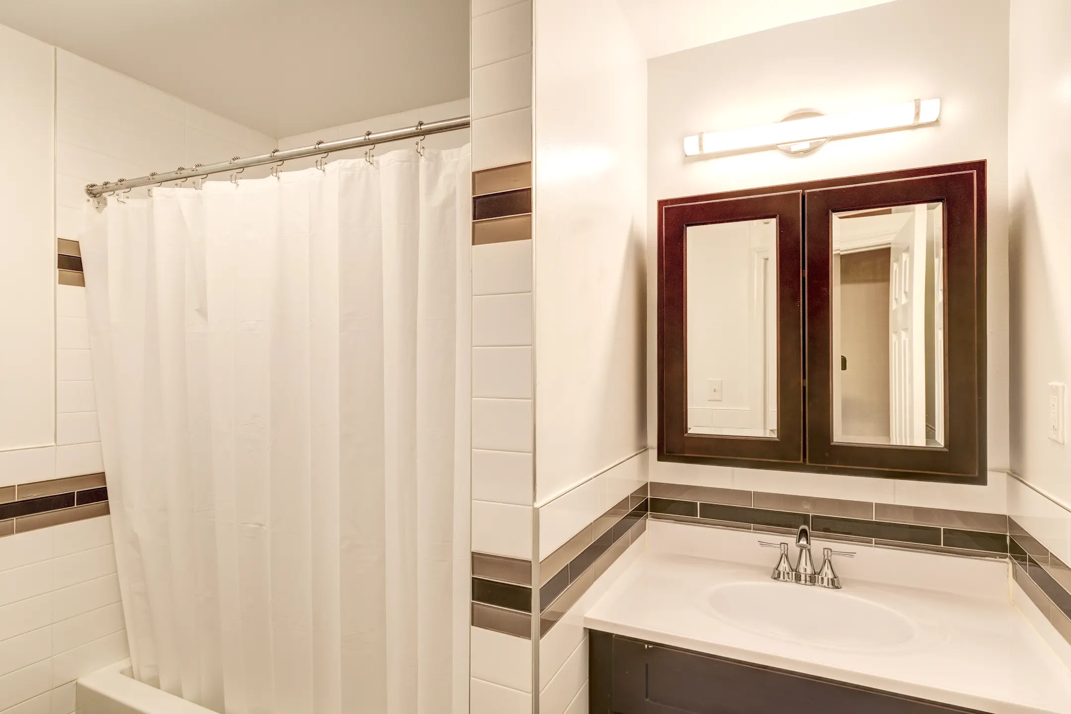 Bathroom - Stratford Apartments - Old Bridge, NJ