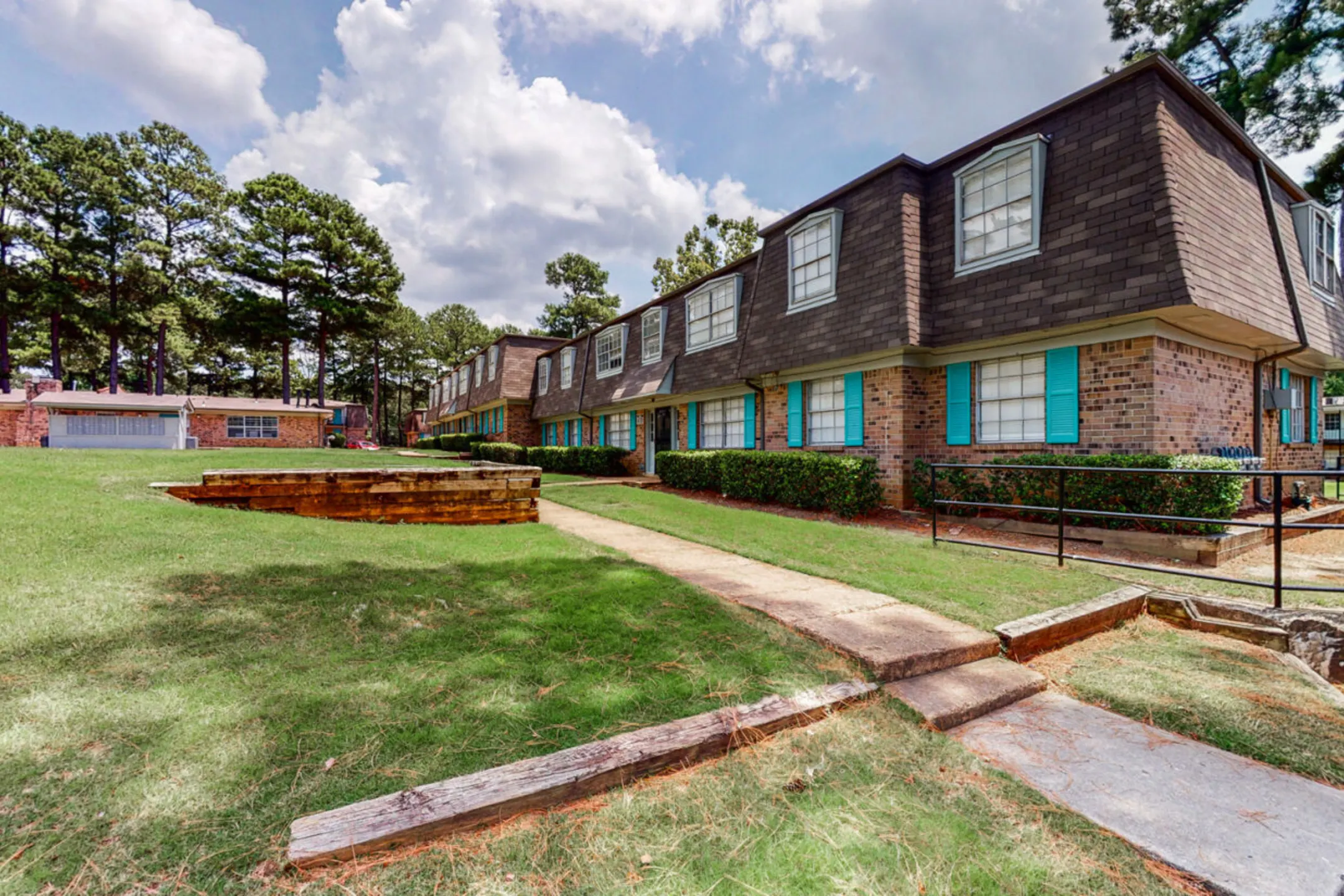 Ashton Hills Apartments - Memphis, TN 38128