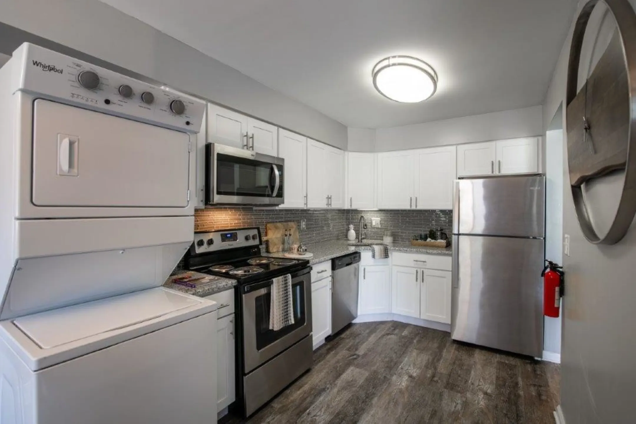 Kitchen - Imperial Gardens Apartment Homes - Middletown, NY