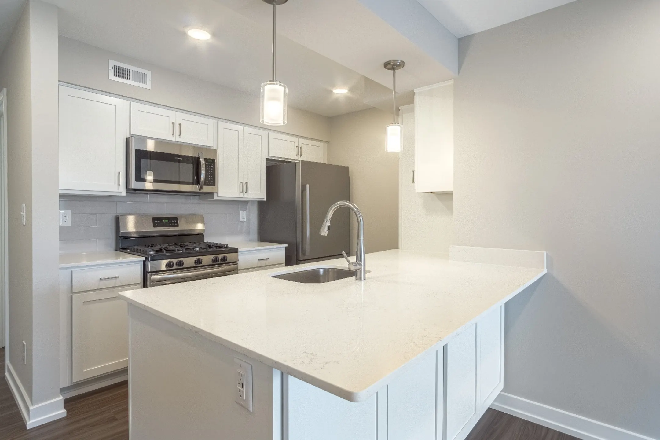 Kitchen - Hillside Apartments - Wixom, MI