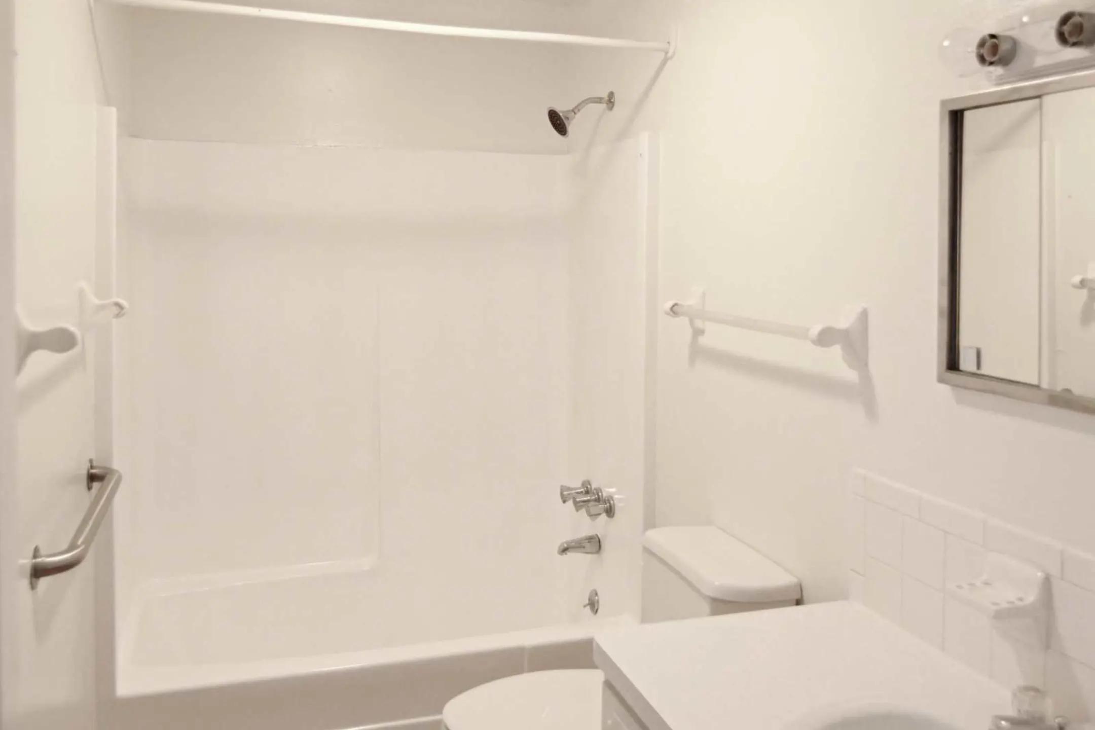 Bathroom - Broadmoor Apartments - Dayton, OH
