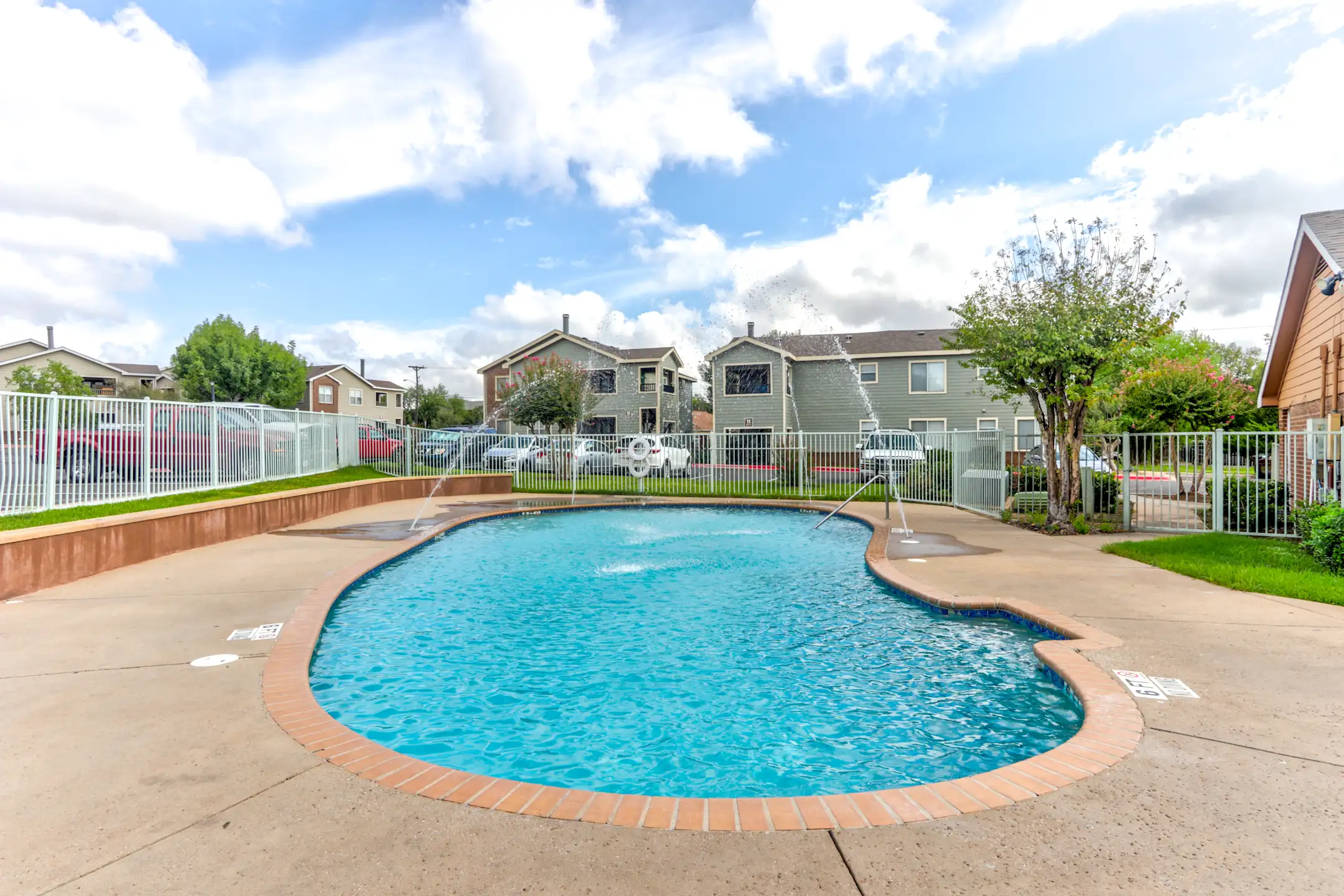 FoxFire Apartments 2100 Willowbend Dr Round Rock, TX Apartments for