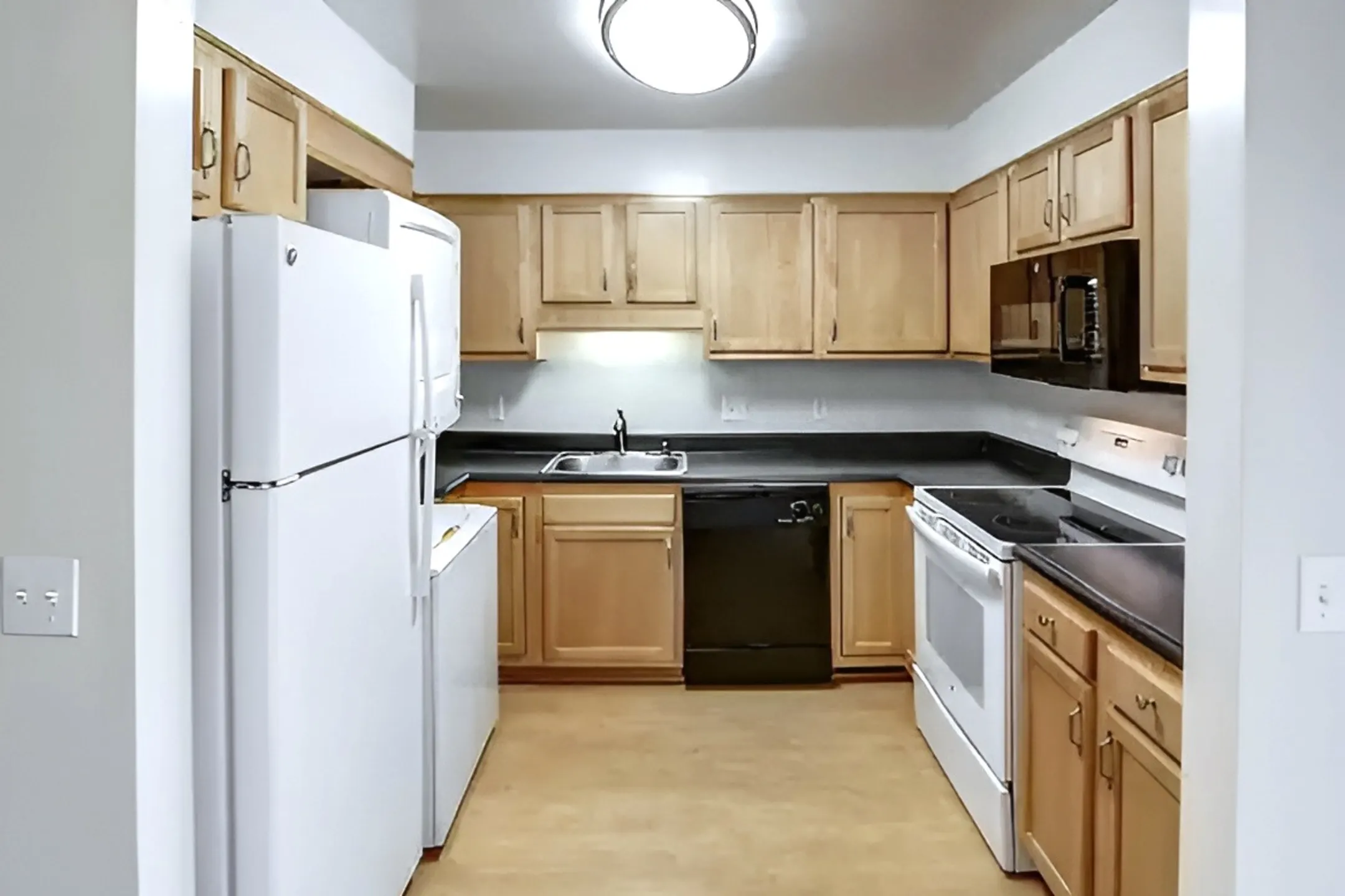 Kitchen - Court Royale - Schenectady, NY