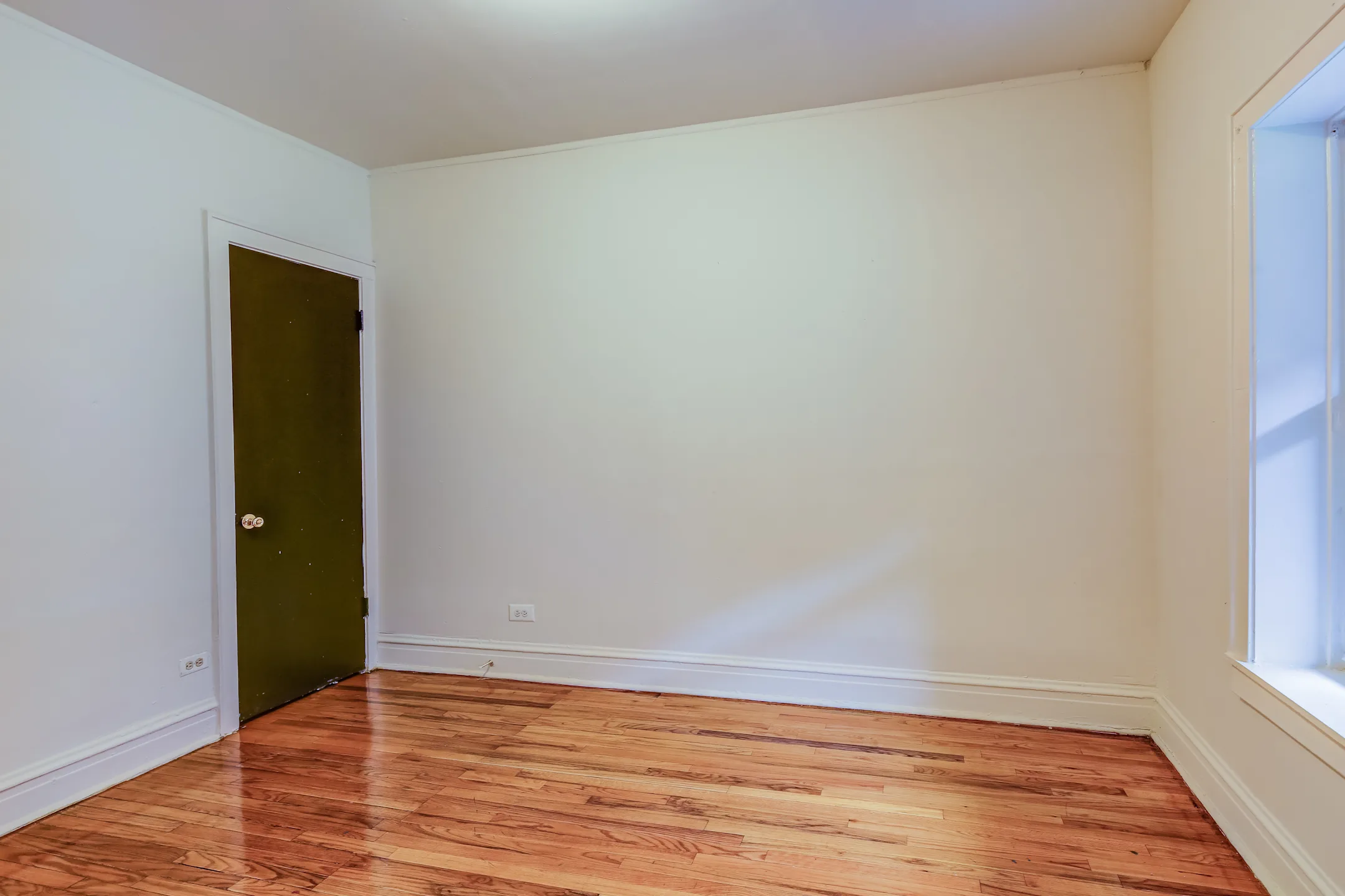 Bedroom - 200 Central - Chicago, IL