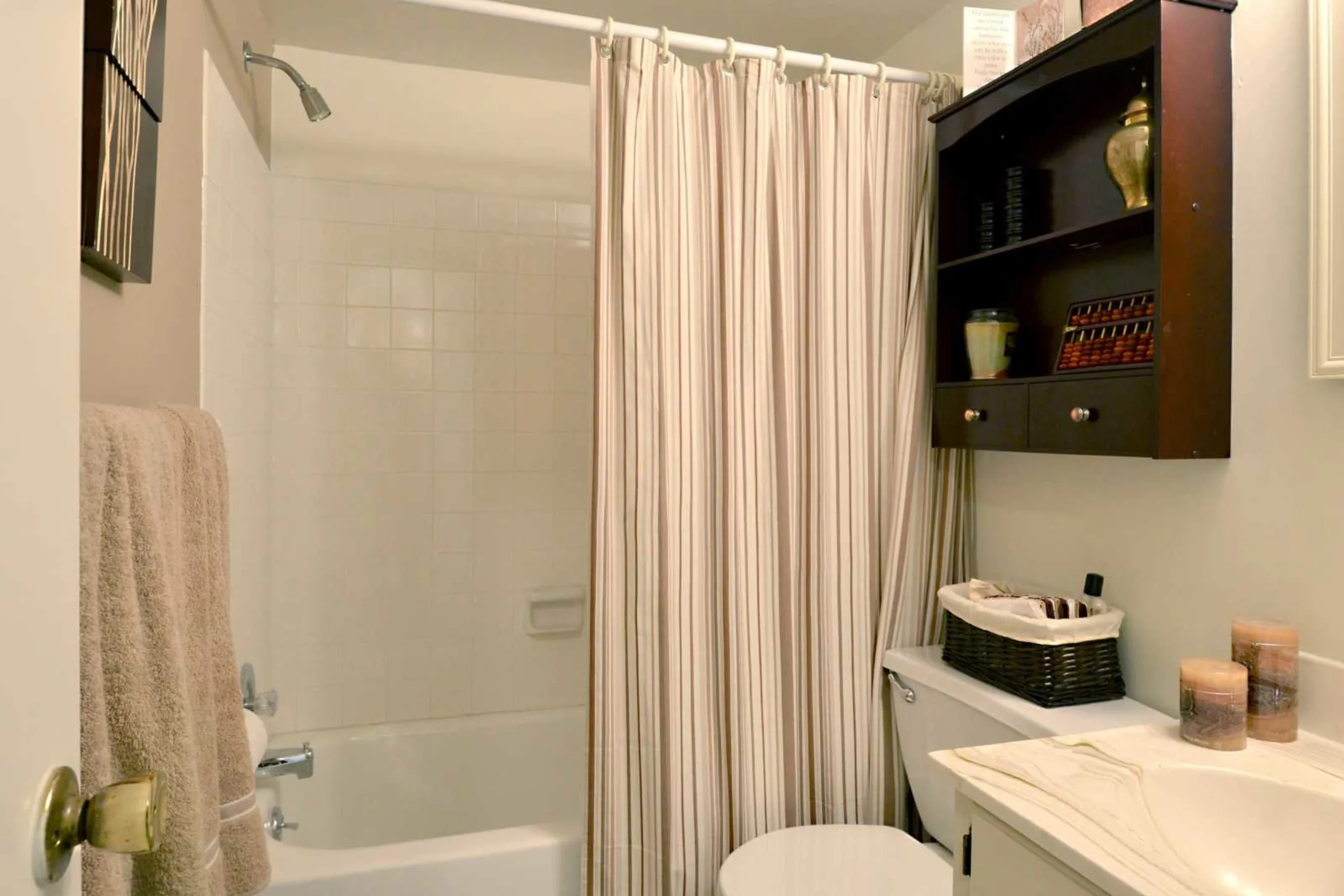 Bathroom - Eagle Stream Apartments - Norristown, PA
