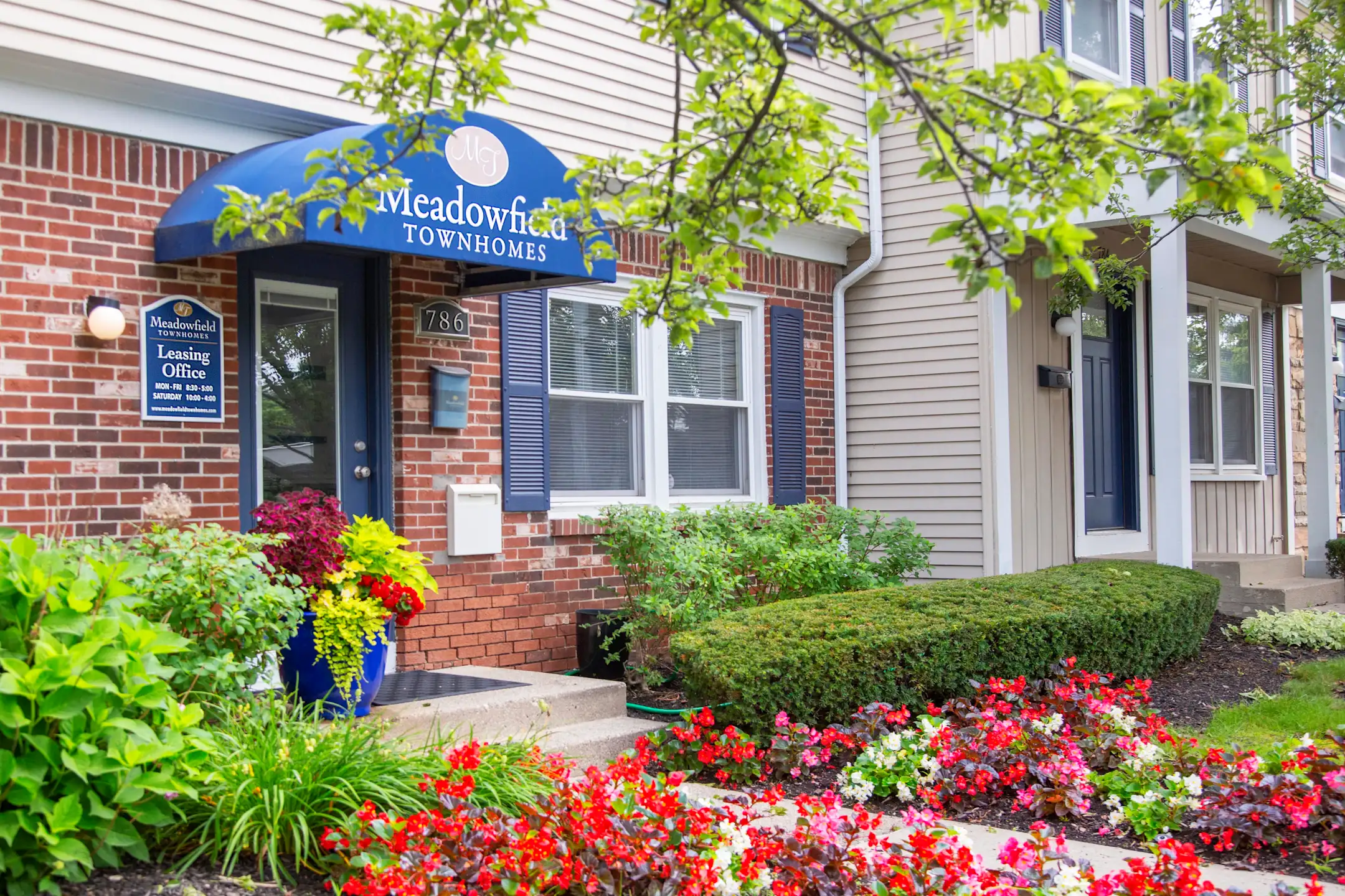 Meadowfield Townhomes Apartments Rochester Hills, MI 48307