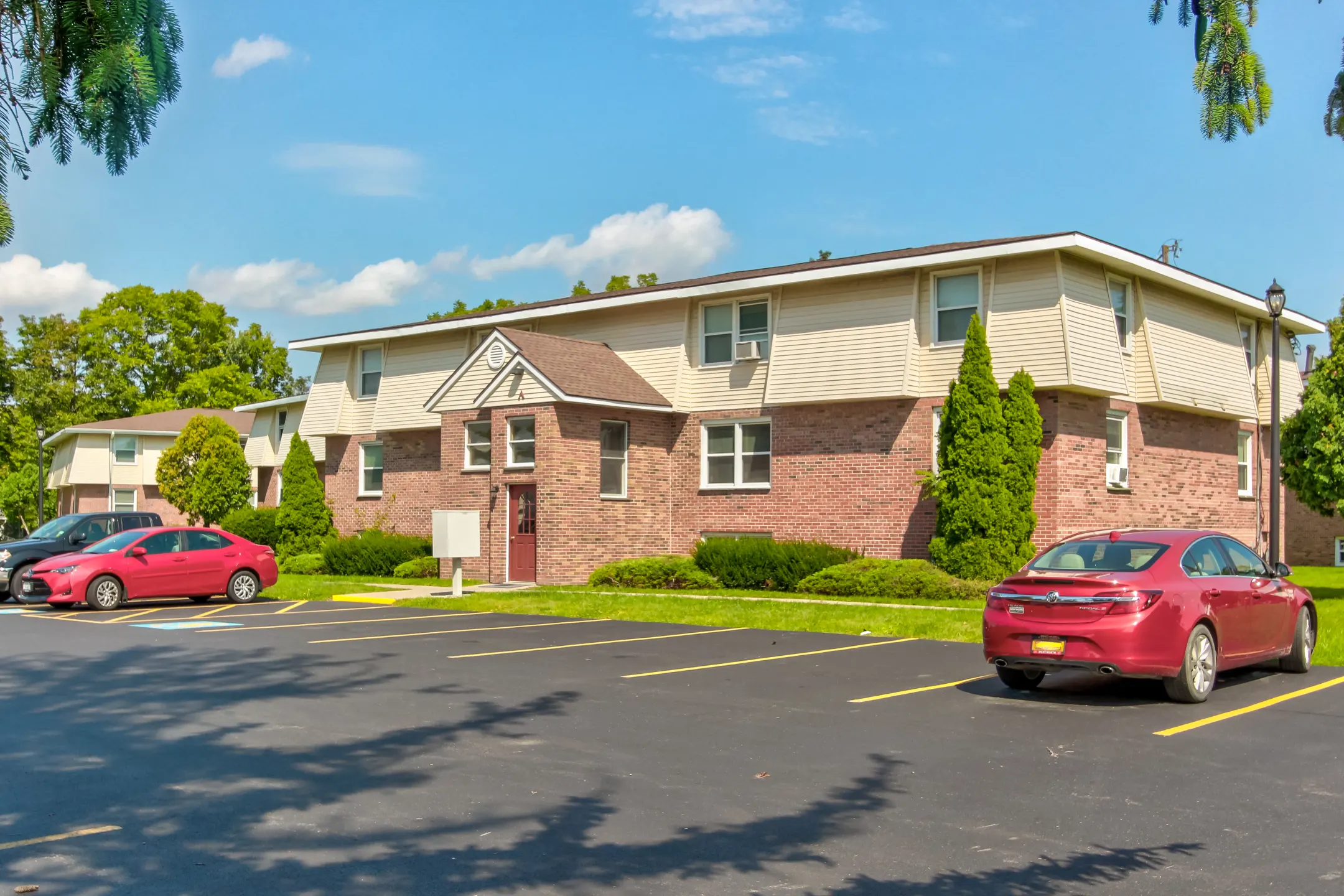East Gate Apartments Manlius, NY 13104