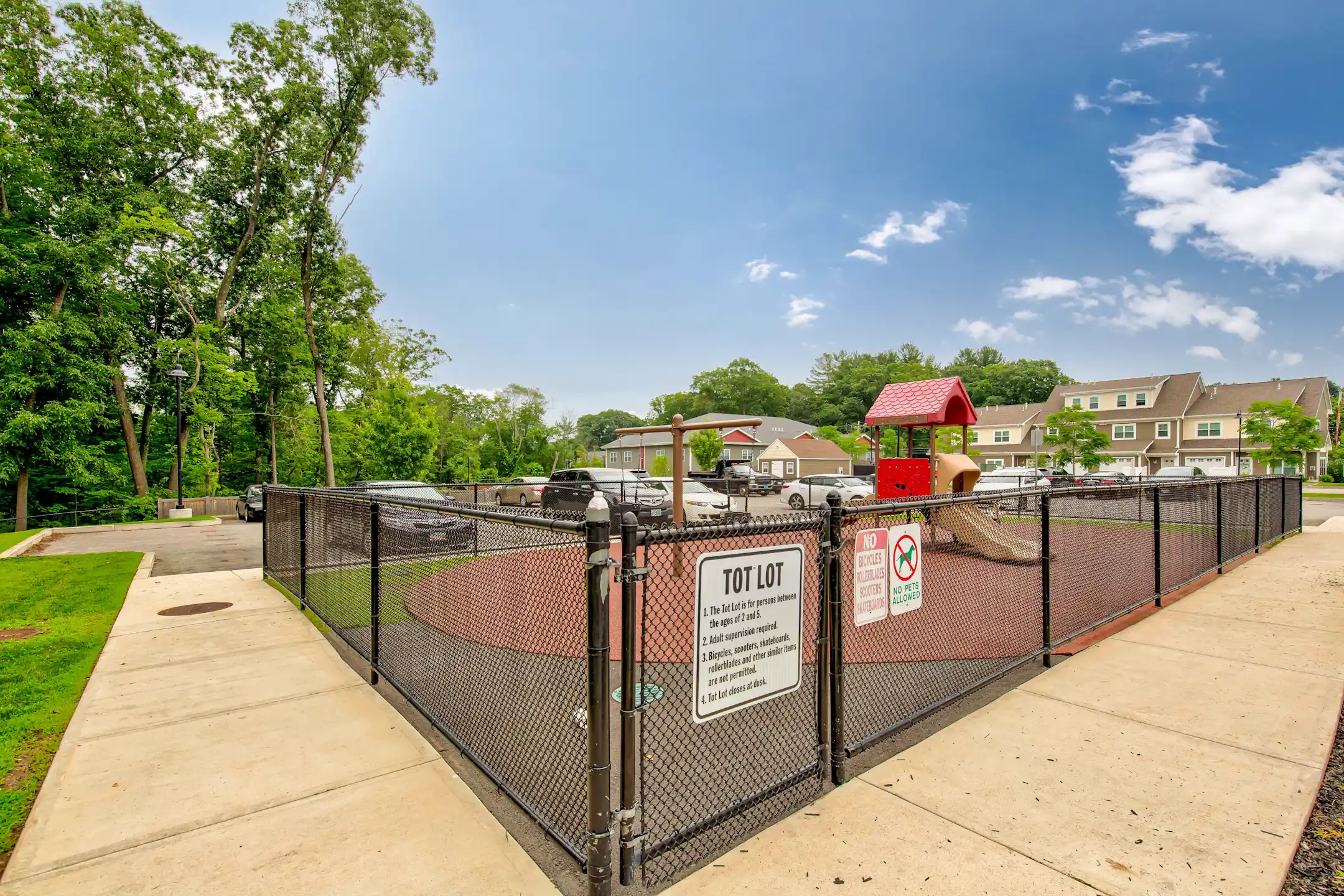 Chelmsford Woods Residences 261 Littleton Rd Chelmsford, MA