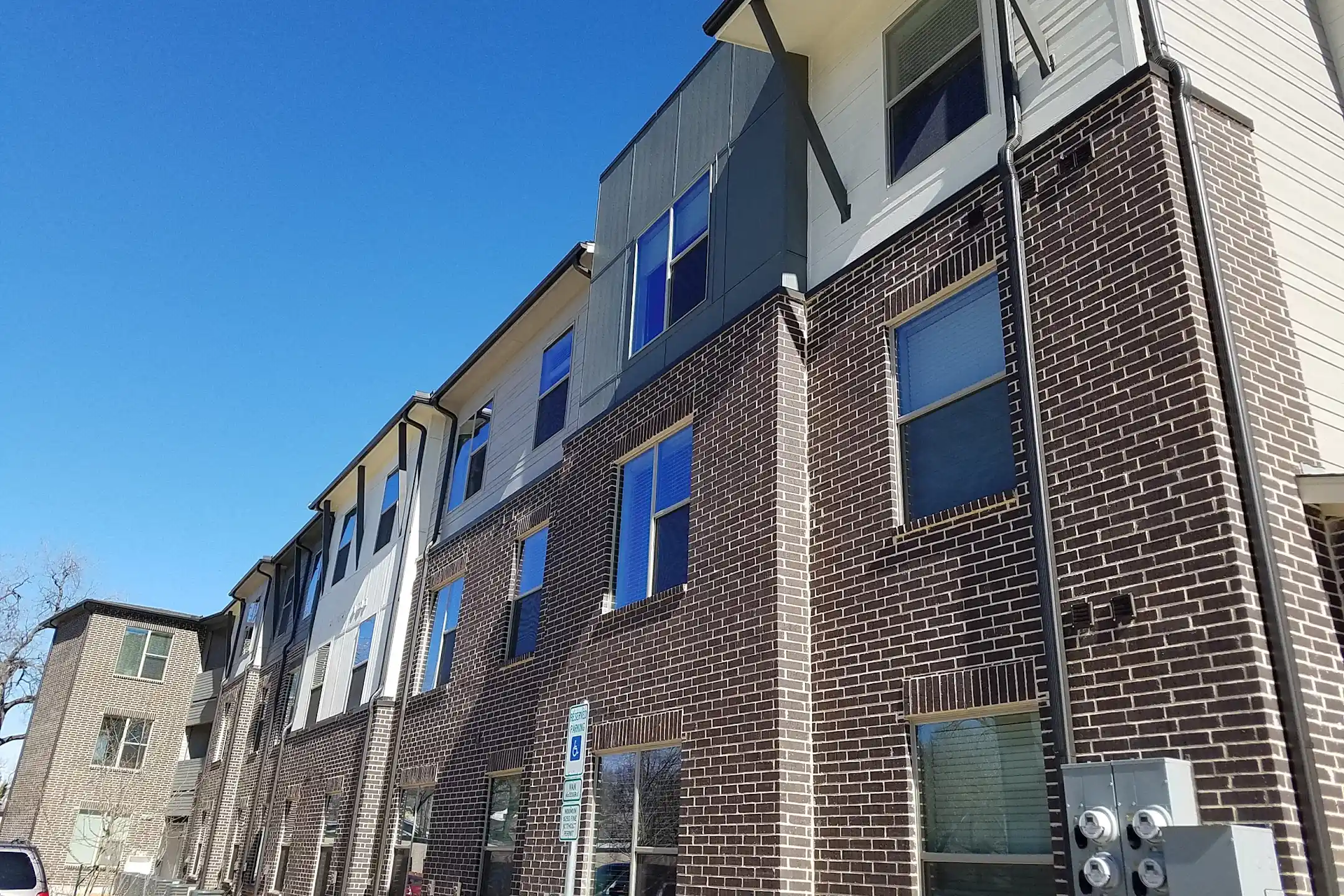 Building - Seven Twelve - Denton, TX