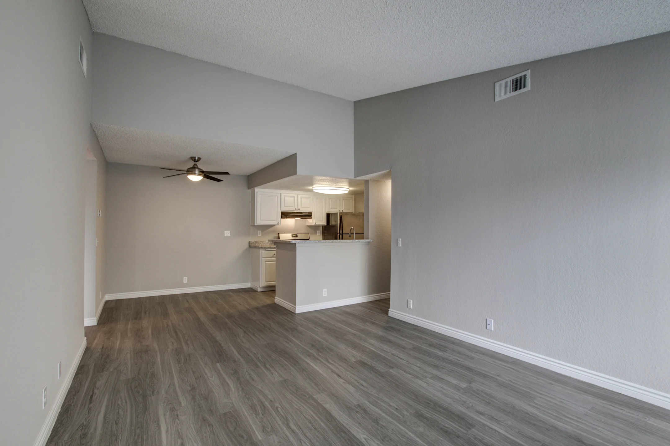 Grand Apartments on Lindley Northridge, CA 91325