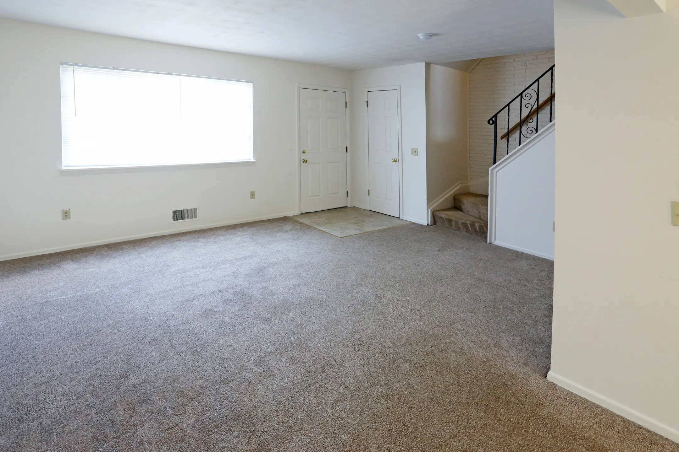 Living Room - Westbrooke Commons - Rochester, NY
