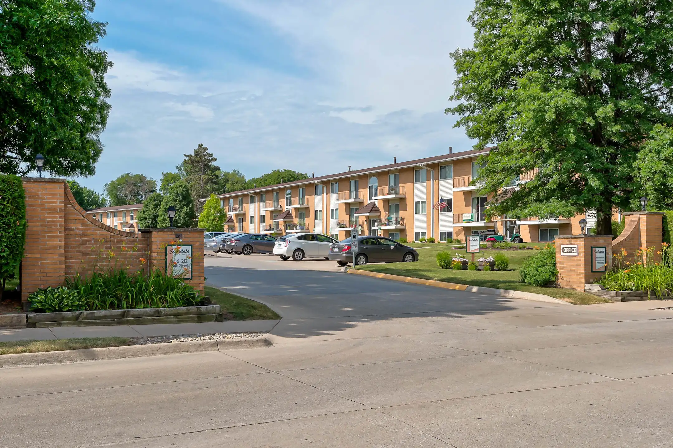 Scotsdale Apartments 210 6th St Coralville, IA Apartments for Rent