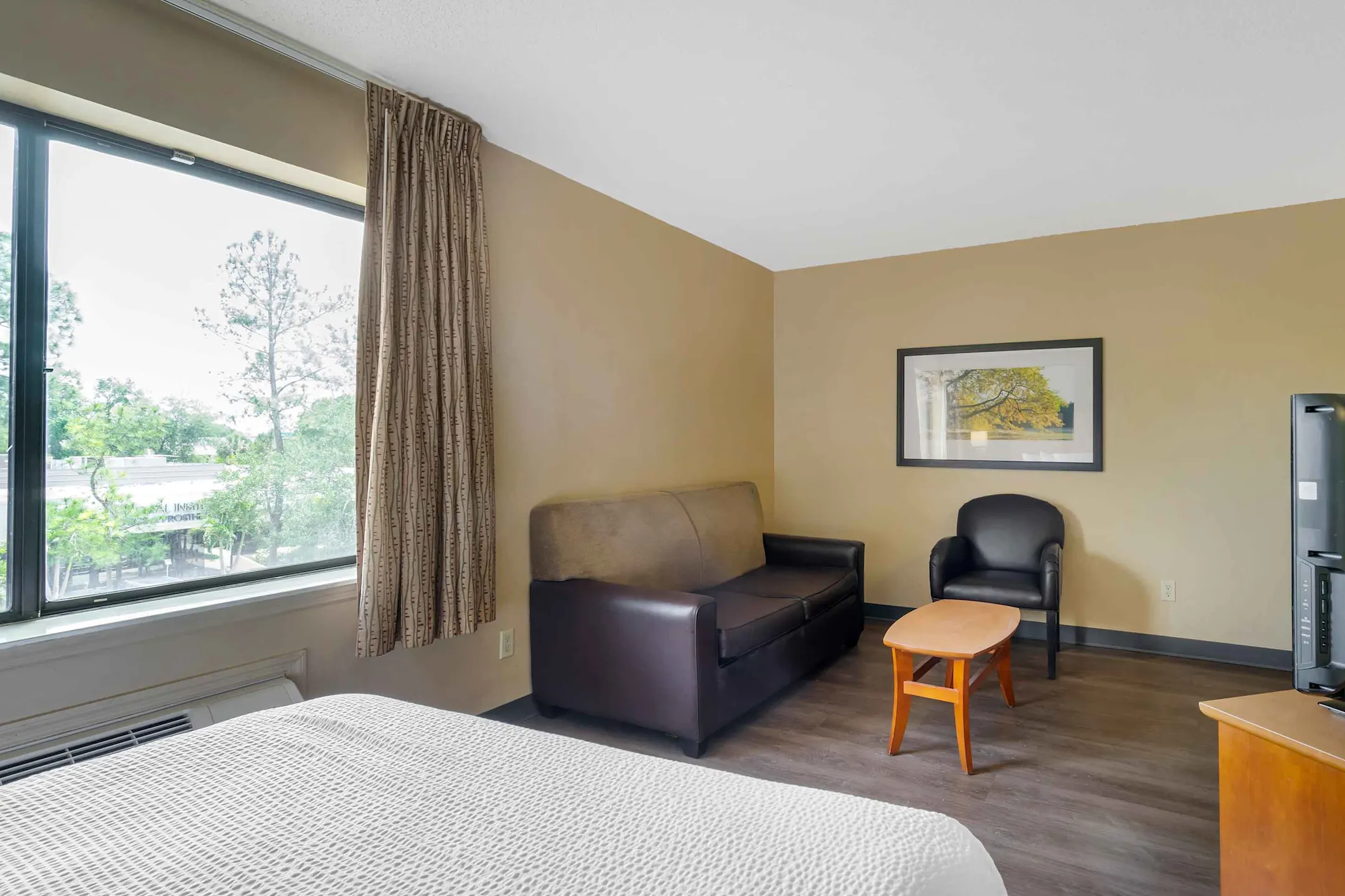 Furnished Studio Tampa Airport Memorial Hwy. 4811 Memorial