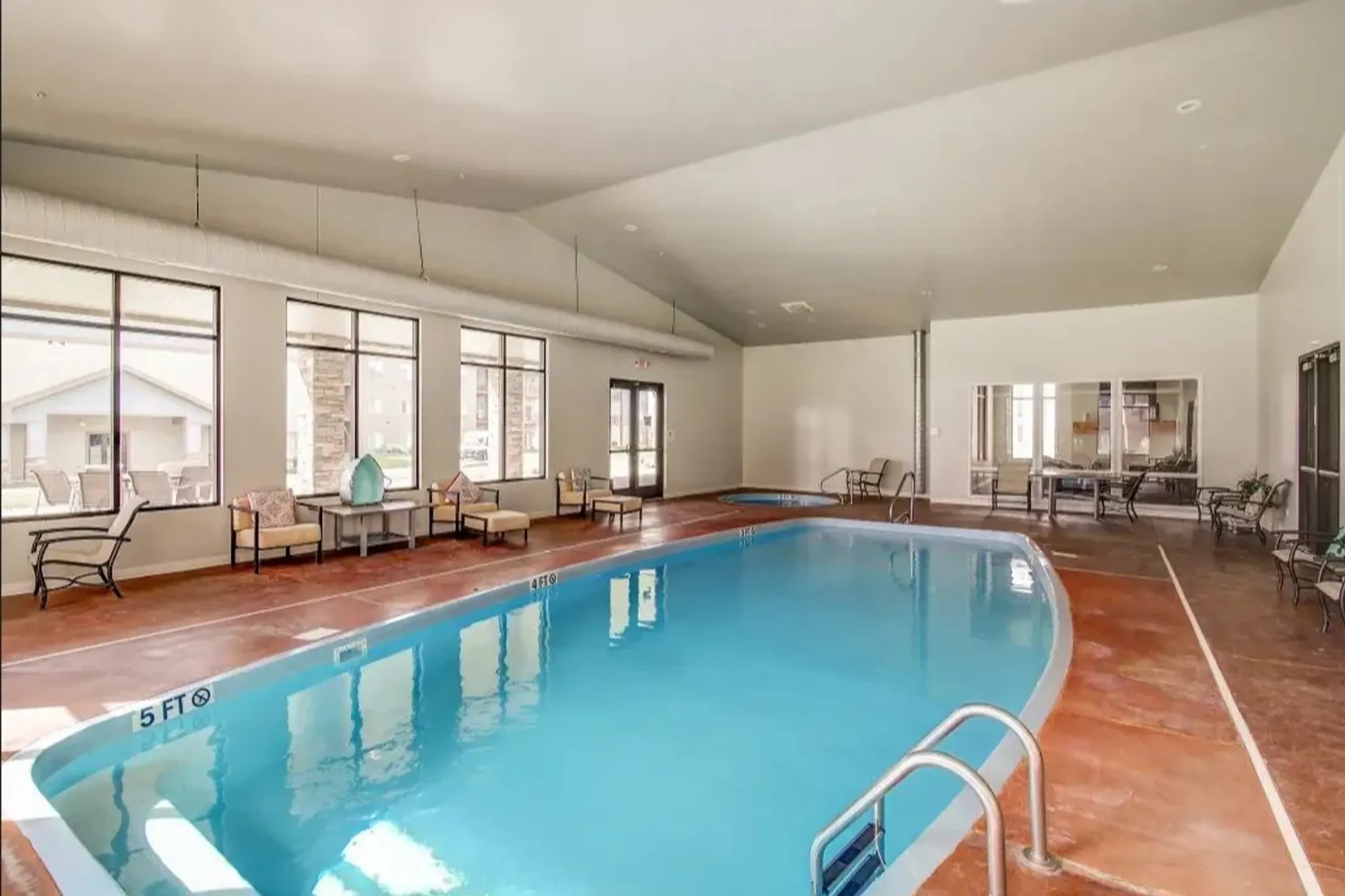 Pool - North Highlands Luxury Apartments - Minot, ND