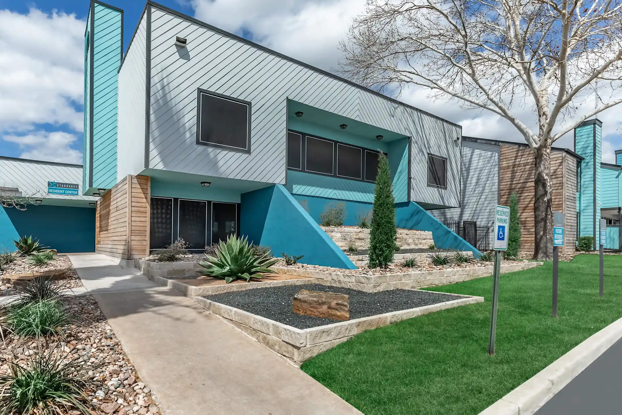 Starburst Apartments Austin
