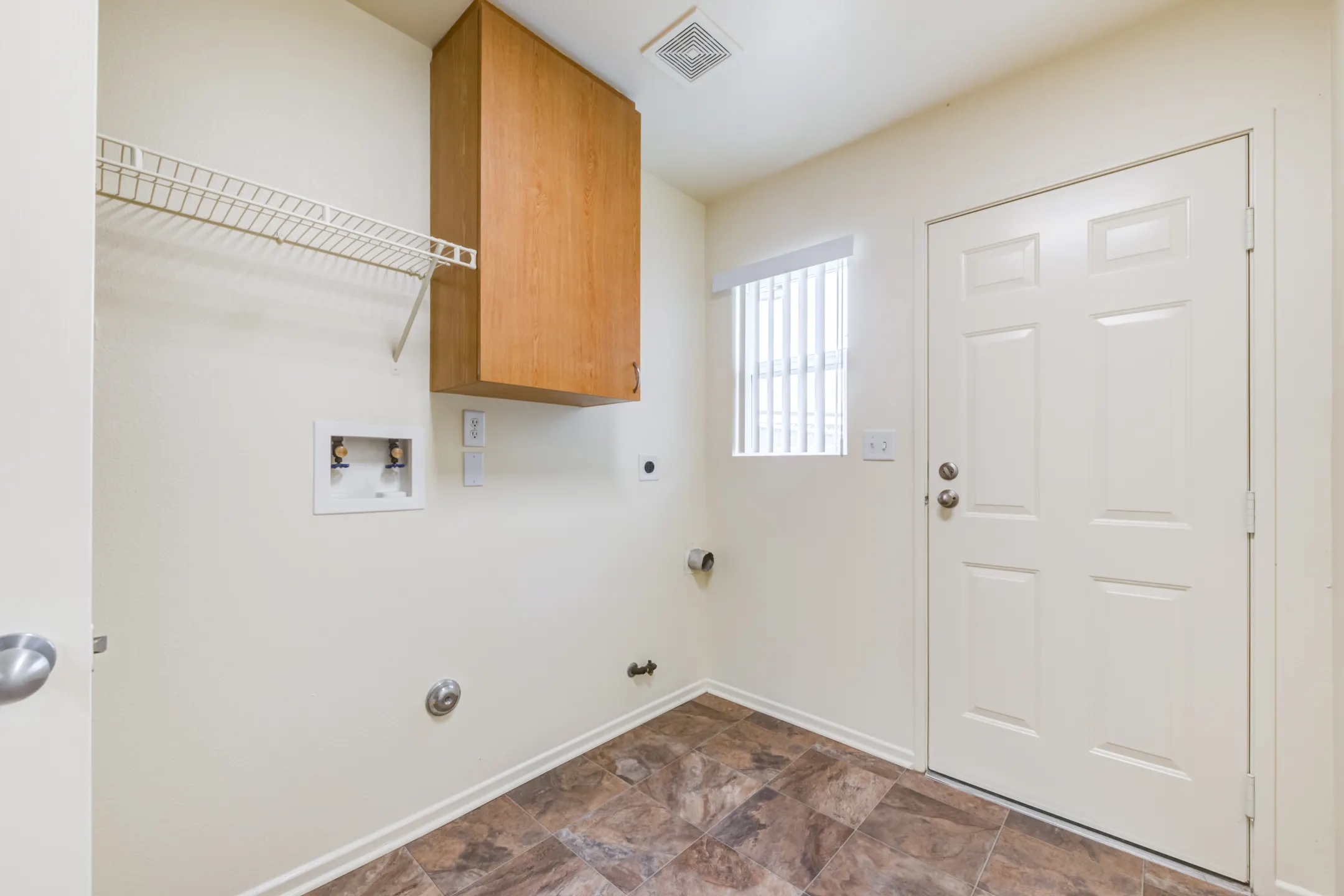 San Miguel (NBVC) Military Housing 1530 Bullpup Cir Point Mugu