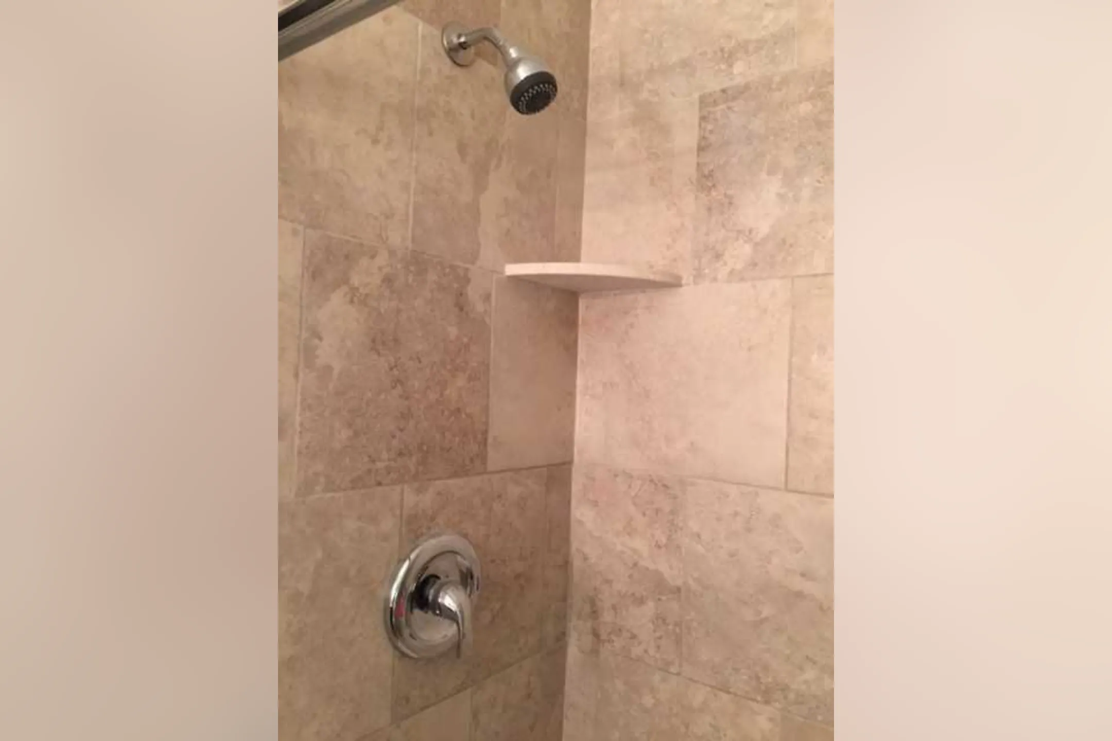 Bathroom - Bridgewater Apartments - Brookhaven, PA
