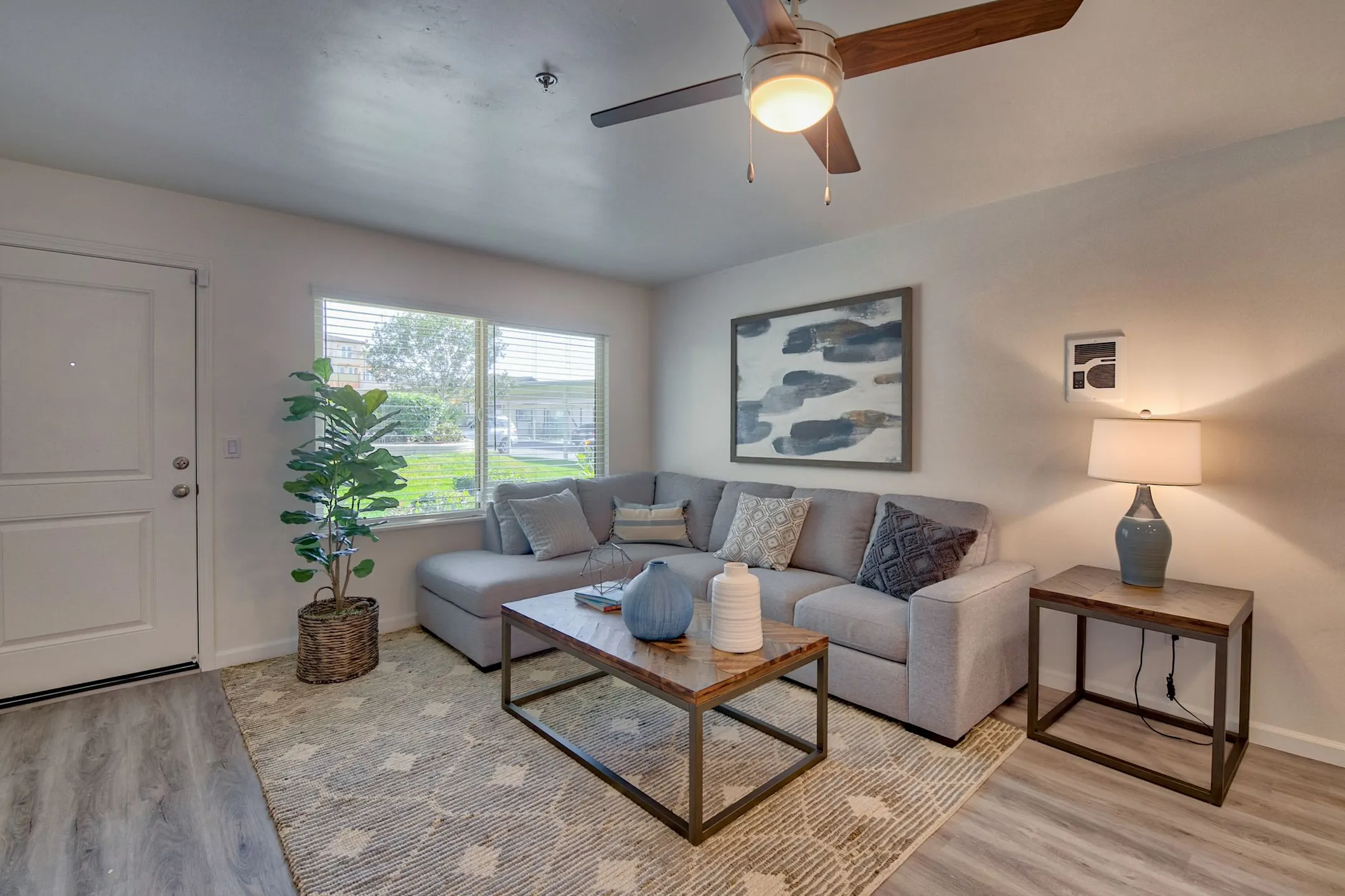 Essex Heights 404 Encinitas Blvd Encinitas, CA Apartments for Rent