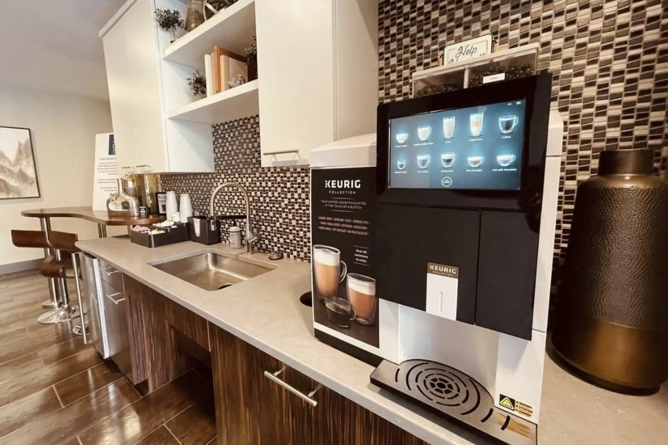 Kitchen - 5300 Centre Apartments - Saint Peters, MO