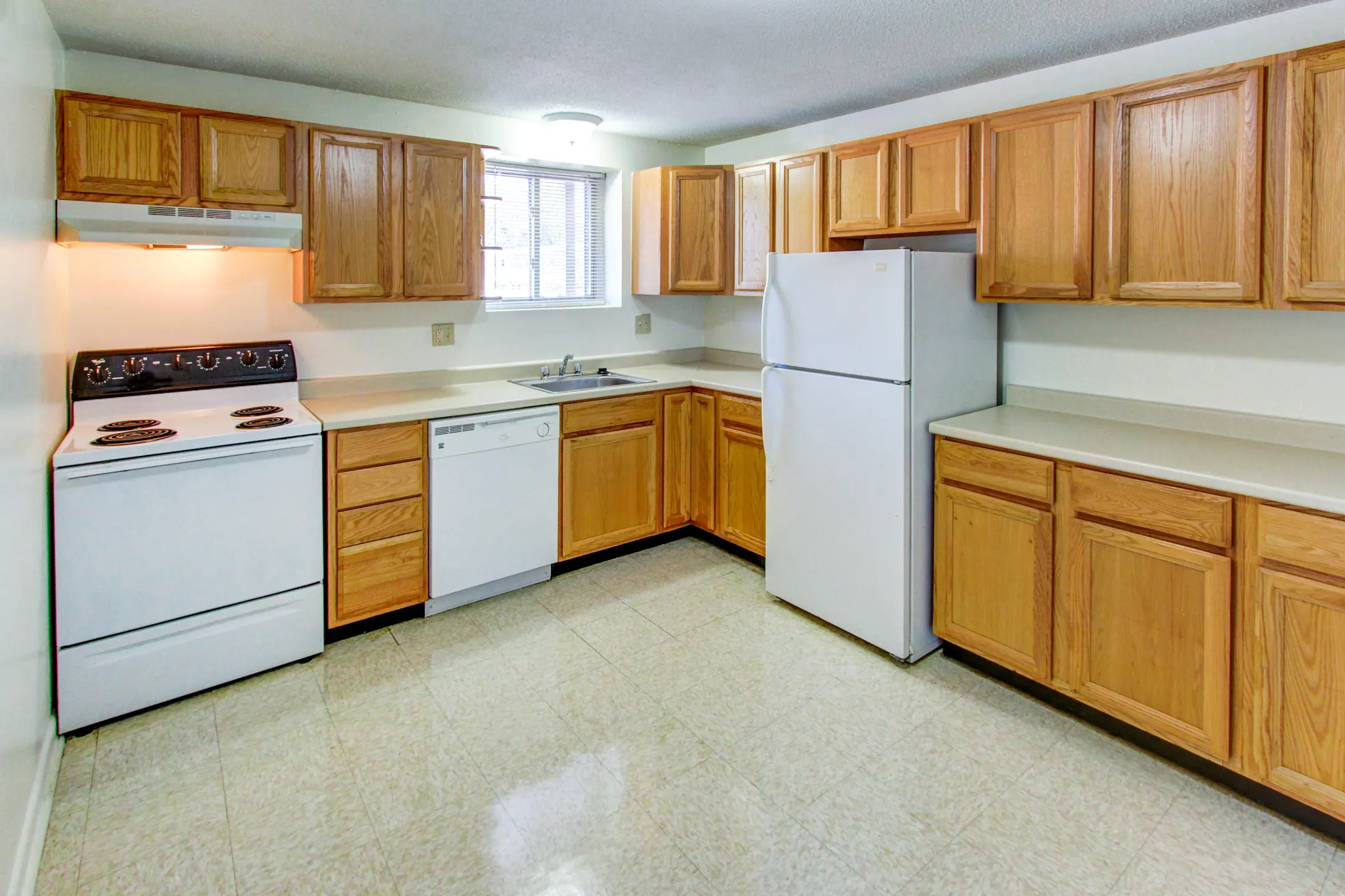 Sutton Place Apartments Apartments Agawam, MA 01001