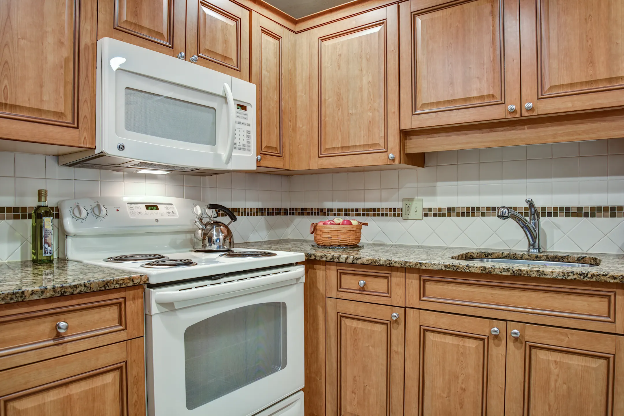 Putnam Village Apartments Foxboro, MA 02035