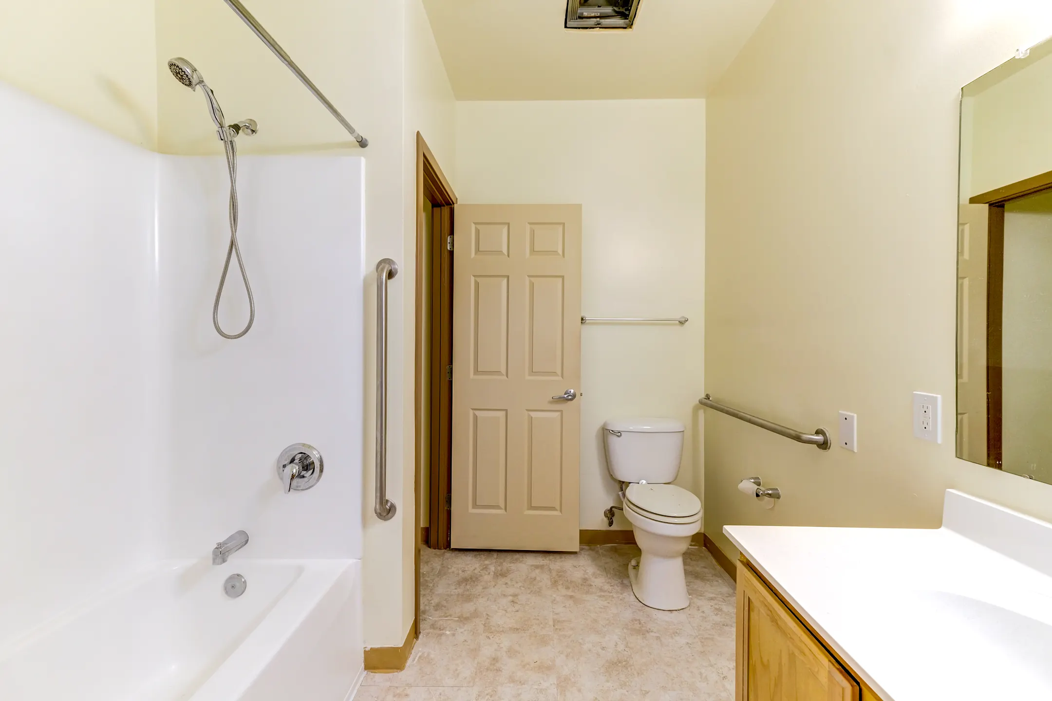 Birchwood at Newton Green Apartments Bladensburg, MD 20710