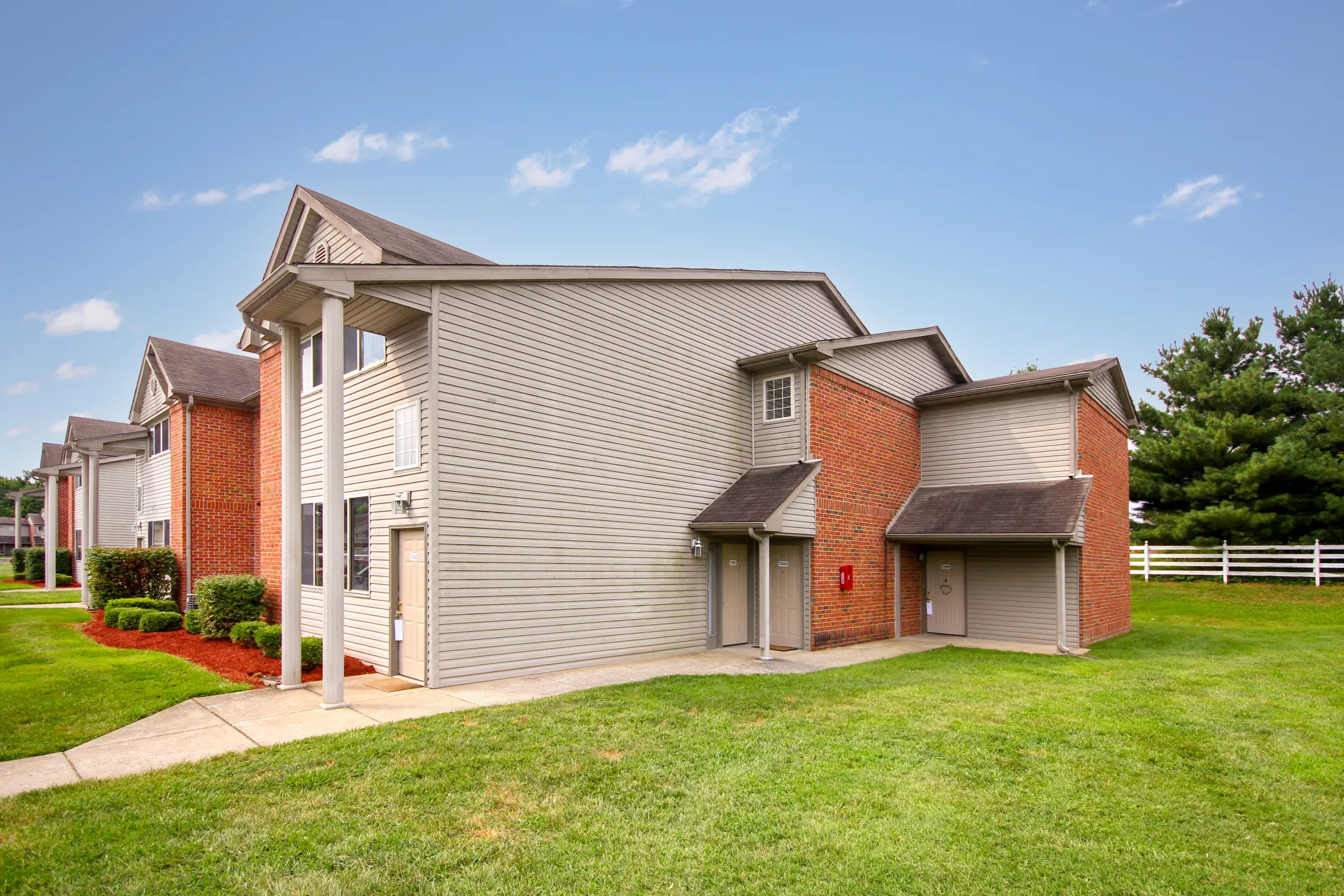 Building - Lakeview Apartments - Sellersburg, IN