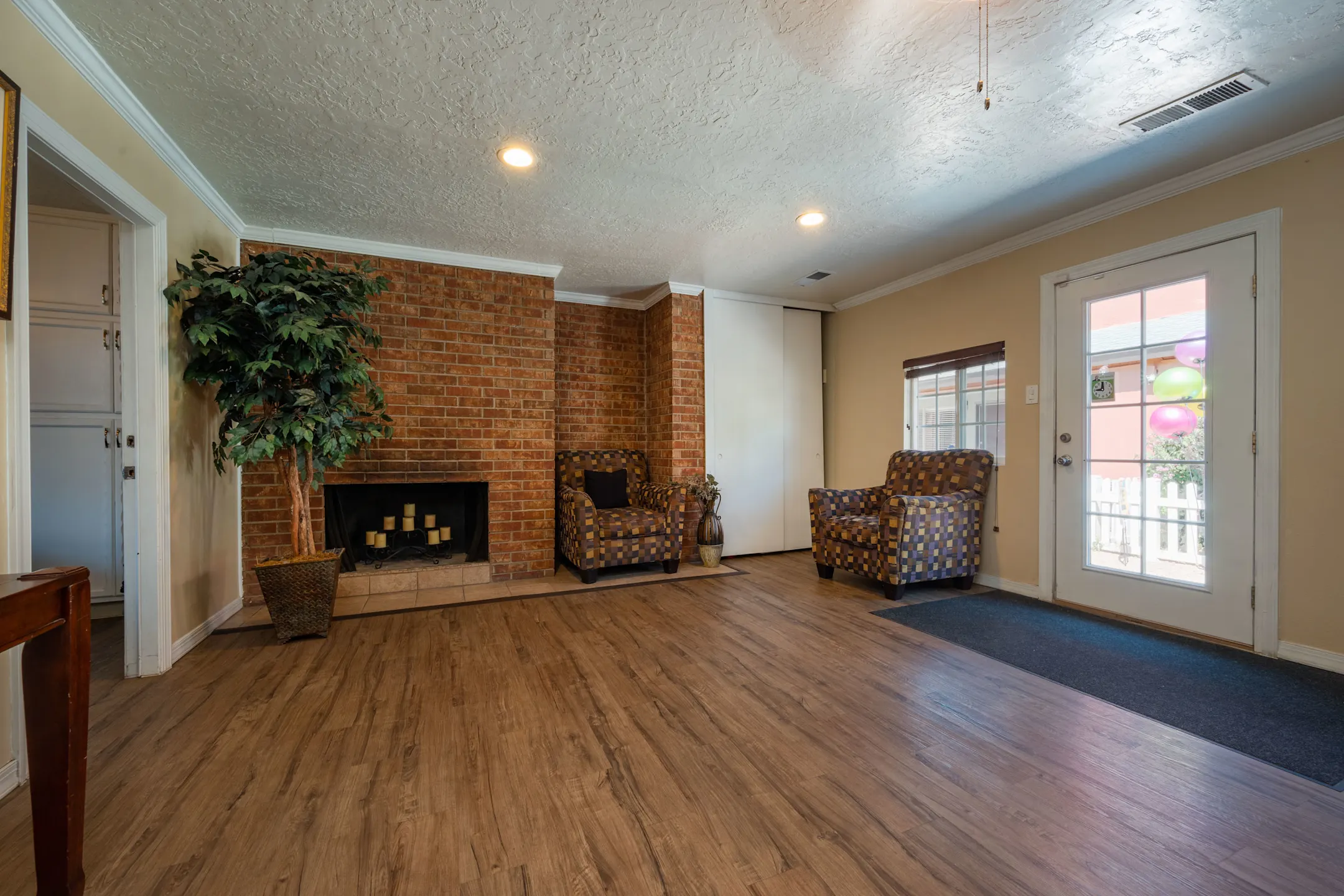 Living Room - Chelsea Village - Albuquerque, NM