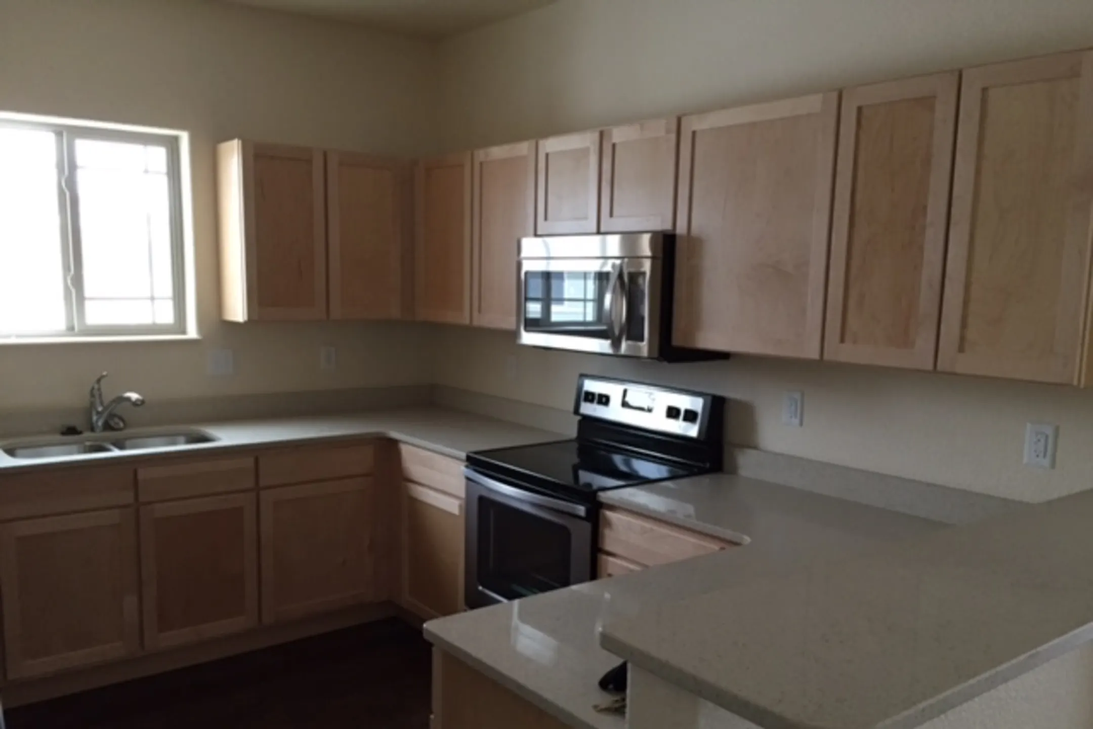 Kitchen - Aspen Ponds Apartments - Fargo, ND