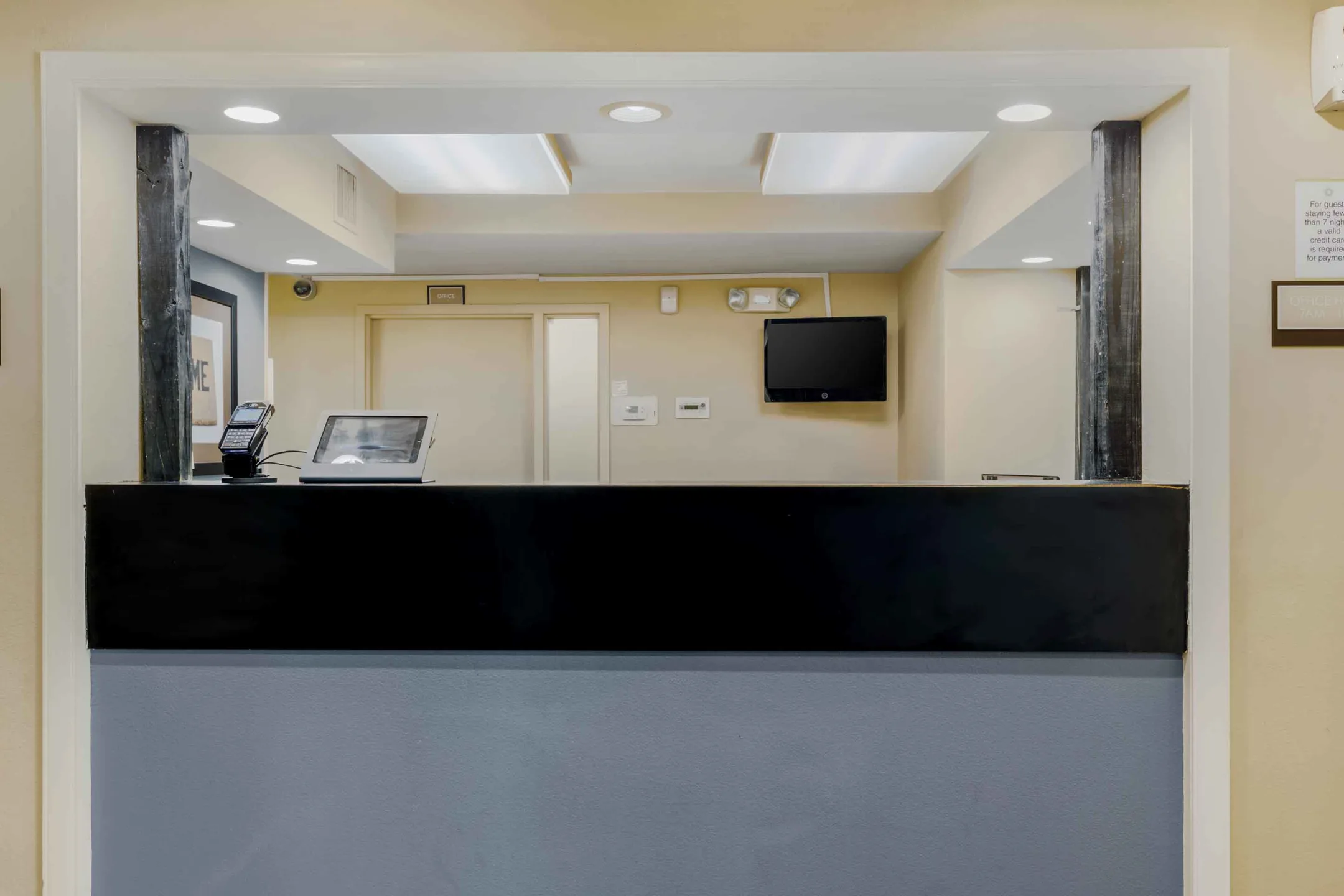 Furnished Studio Boston Waltham 52 4th Ave. Apartments Waltham, MA 02451