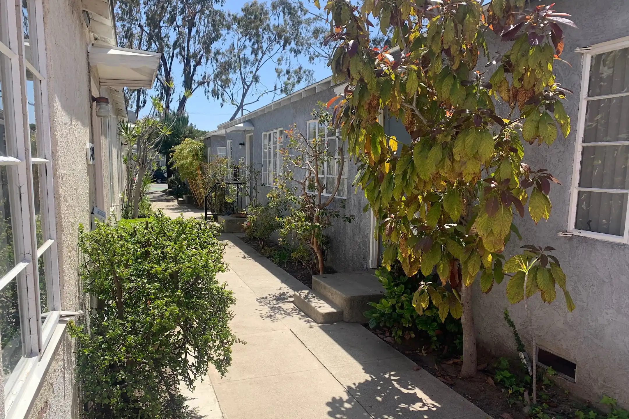 Sunset Park Apartments 2349 Ocean Park Blvd Santa Monica, CA