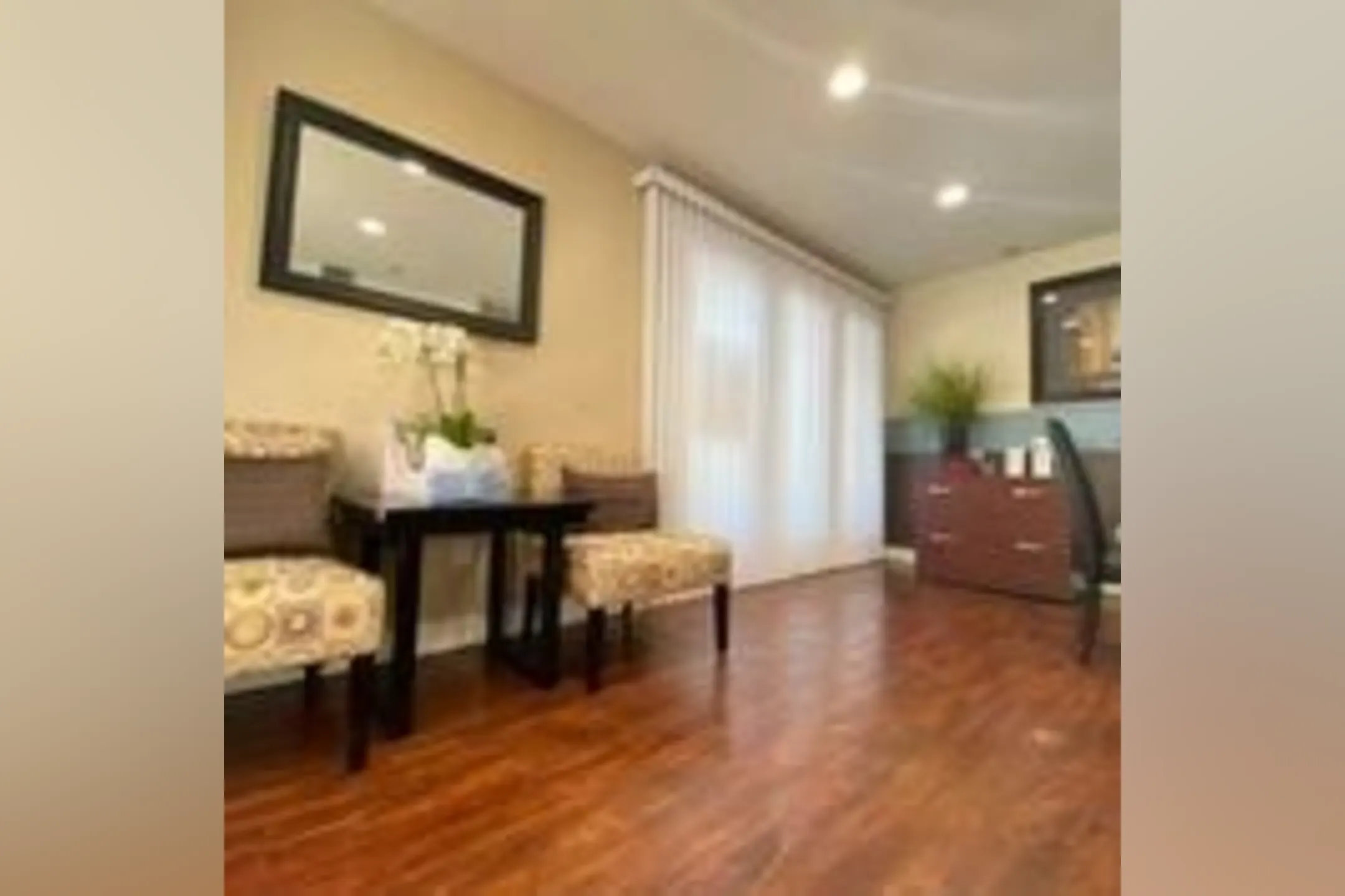 Living Room - Villa del Sol Apartments - Chatsworth, CA