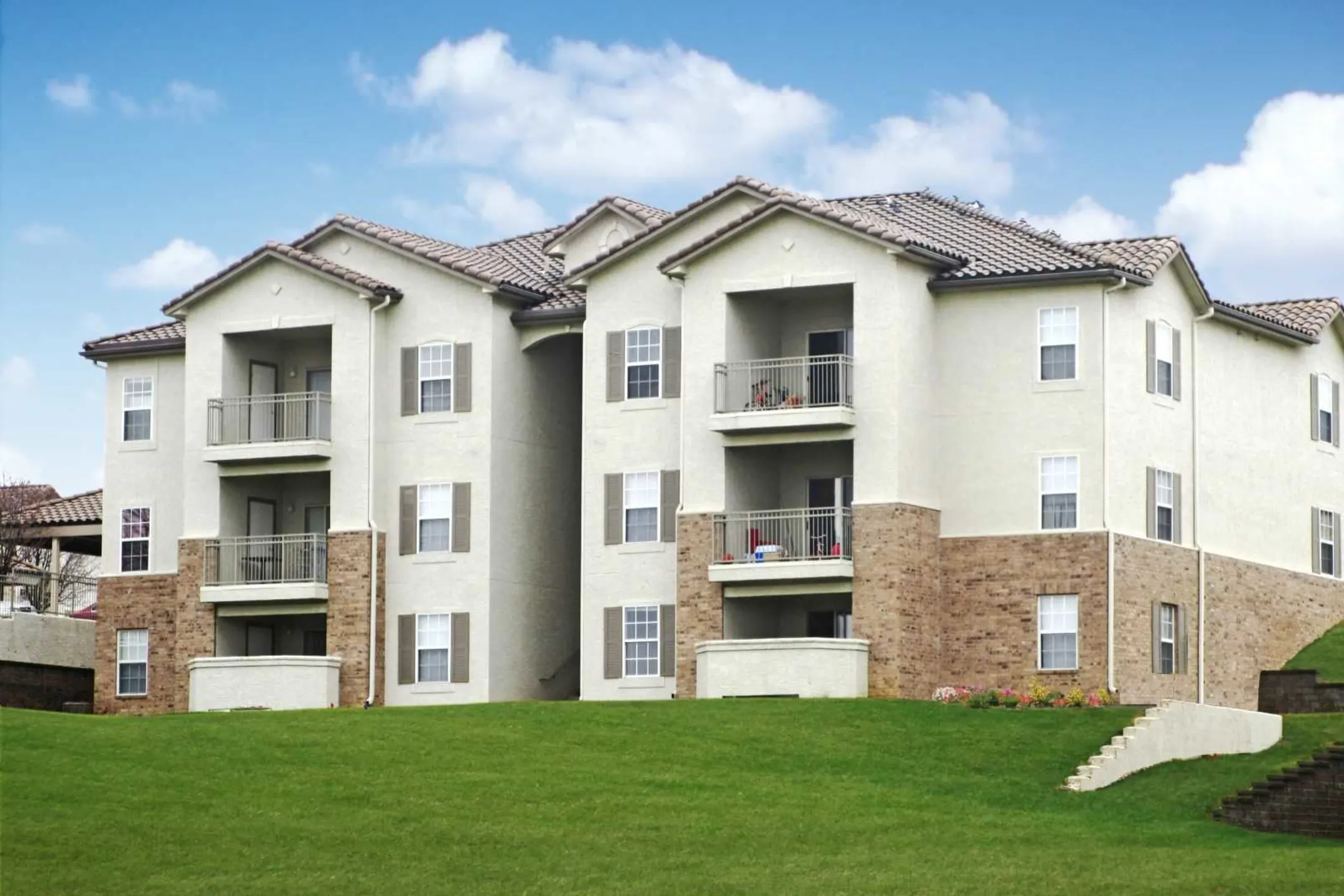 The Lakes At Lionsgate Apartments Overland Park, KS 66223