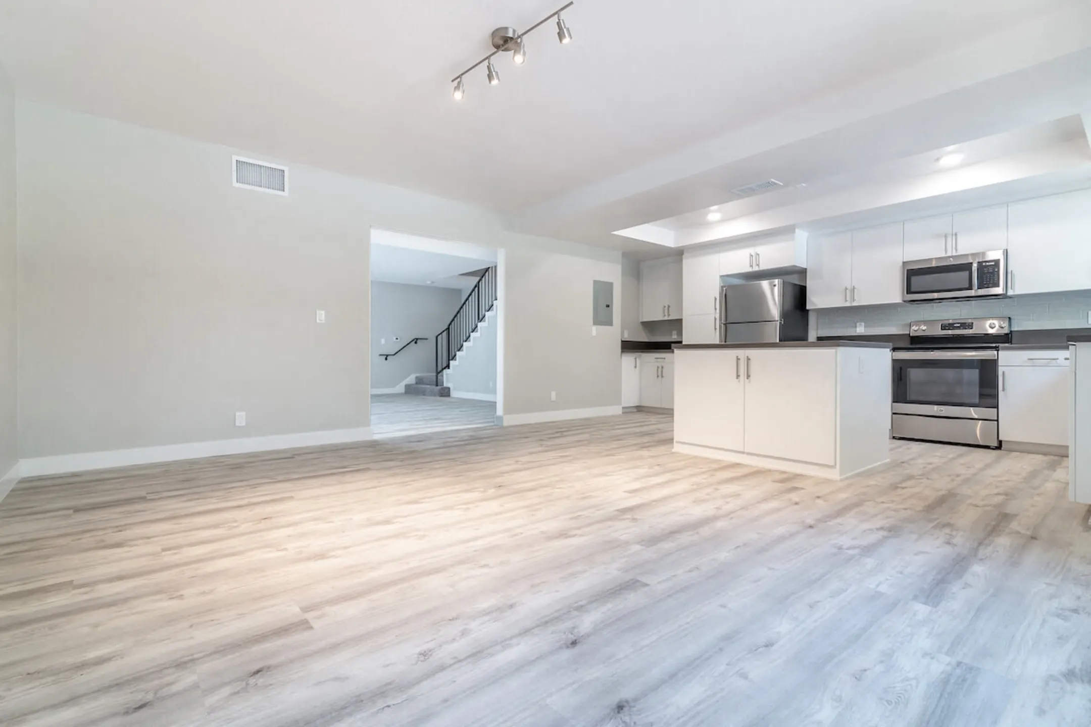 Bixby Hill Manor 1025 Palo Verde Ave Long Beach, CA Apartments for Rent Rent.