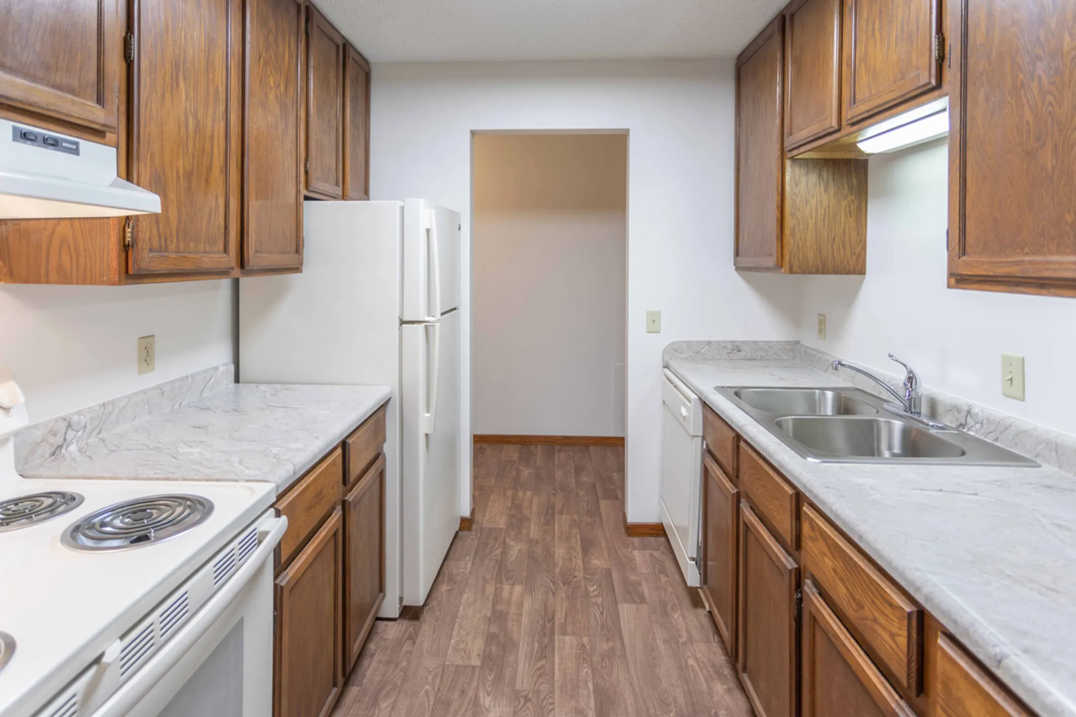 Kitchen - Eagle Ridge Apartments - Maple Grove, MN