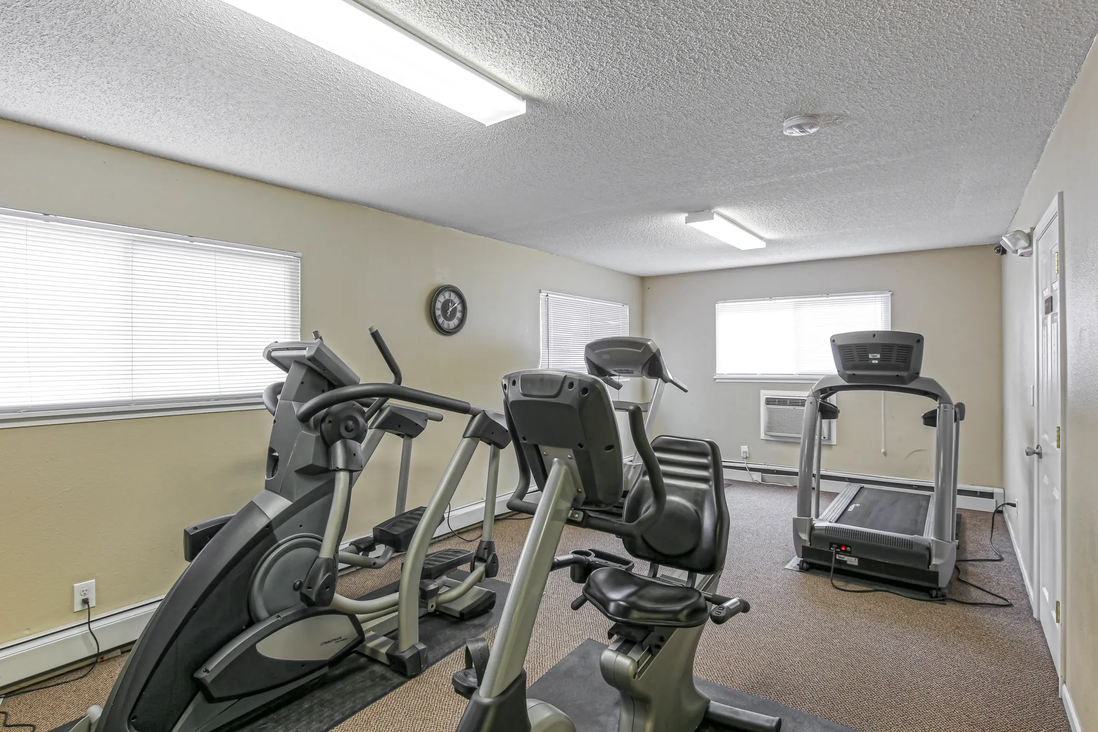 Fitness Weight Room - Oak Valley Apartments - Davenport, IA