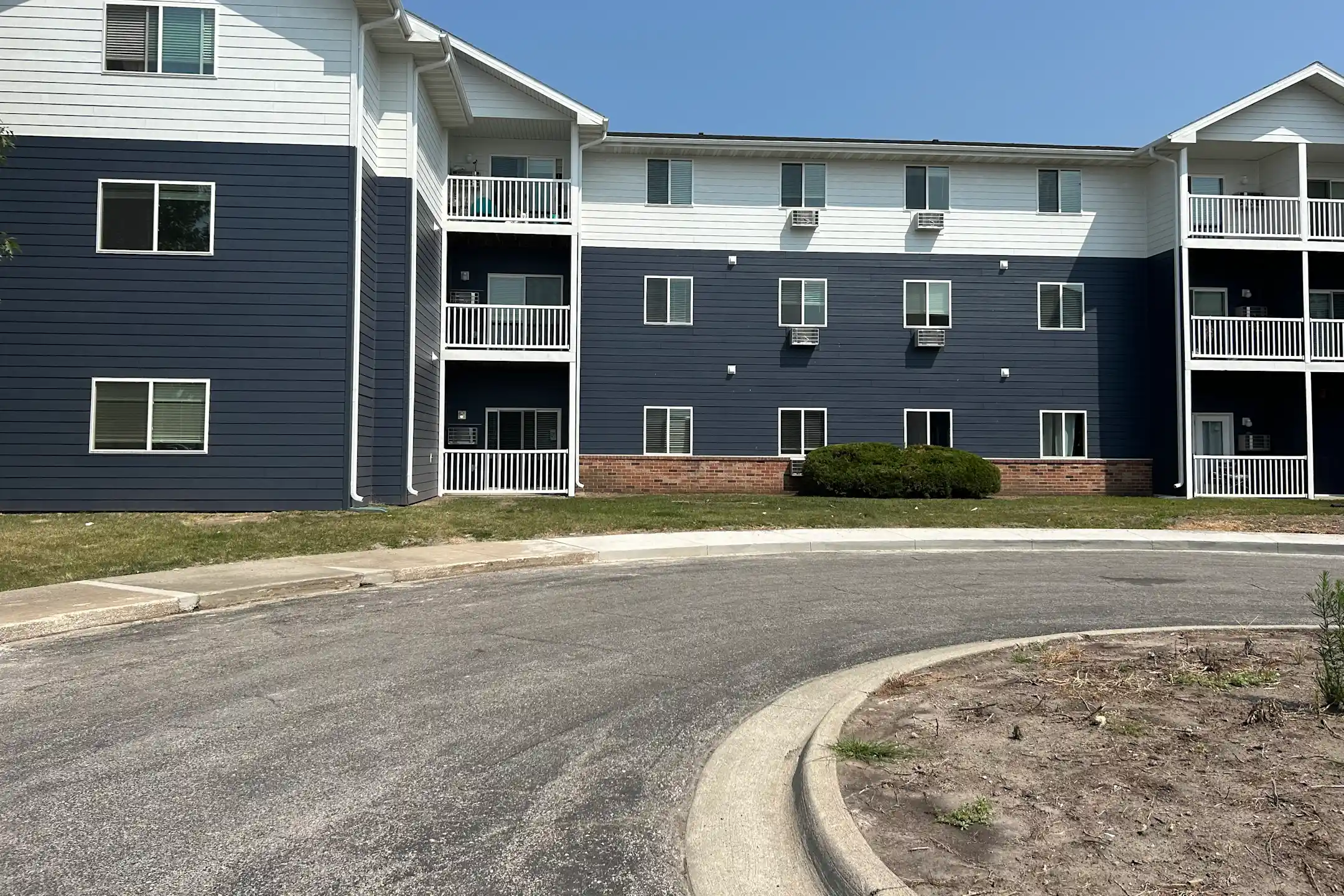 Windsor Pointe Apartments